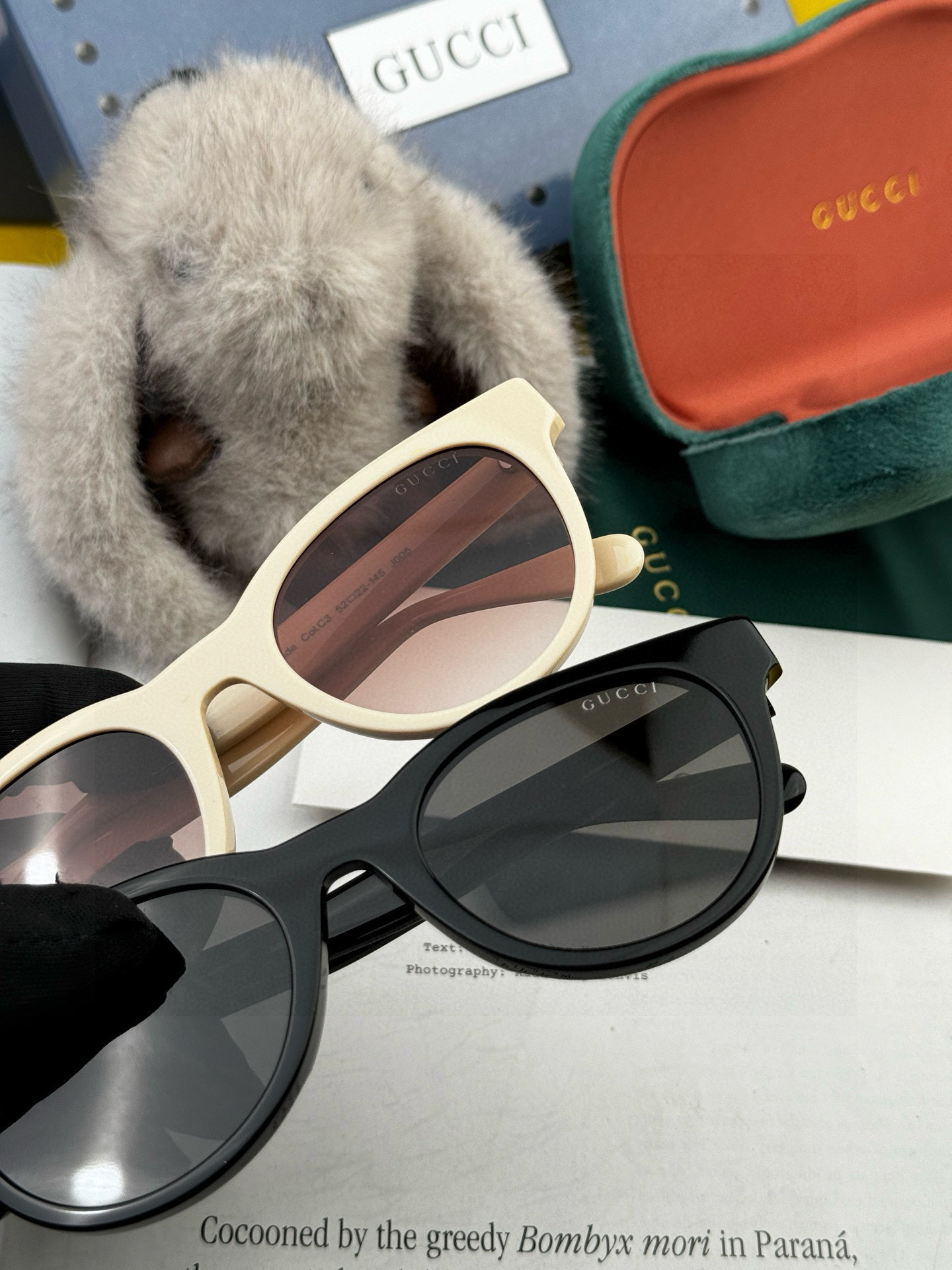   GUCCI2025开春新款一体镜 大框太阳镜男女同款 😎 
爆款小框尼龙太阳镜 超逼格超酷 
镜腿品