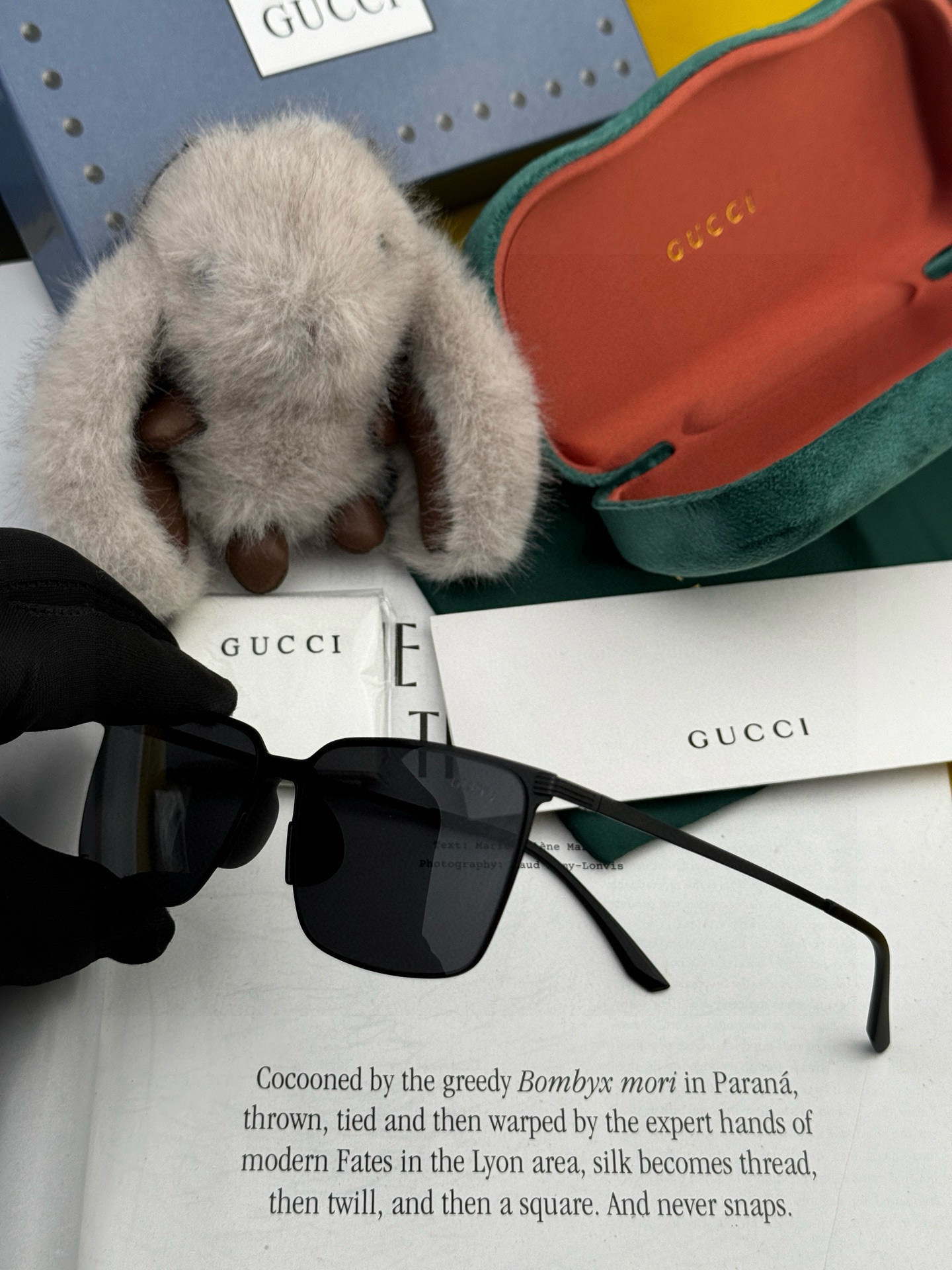         GUCCI 男款炫彩飞行员偏光太阳镜 ❤️材质：高清尼龙加厚卡槽高清偏光镜片 🌹无边框镜