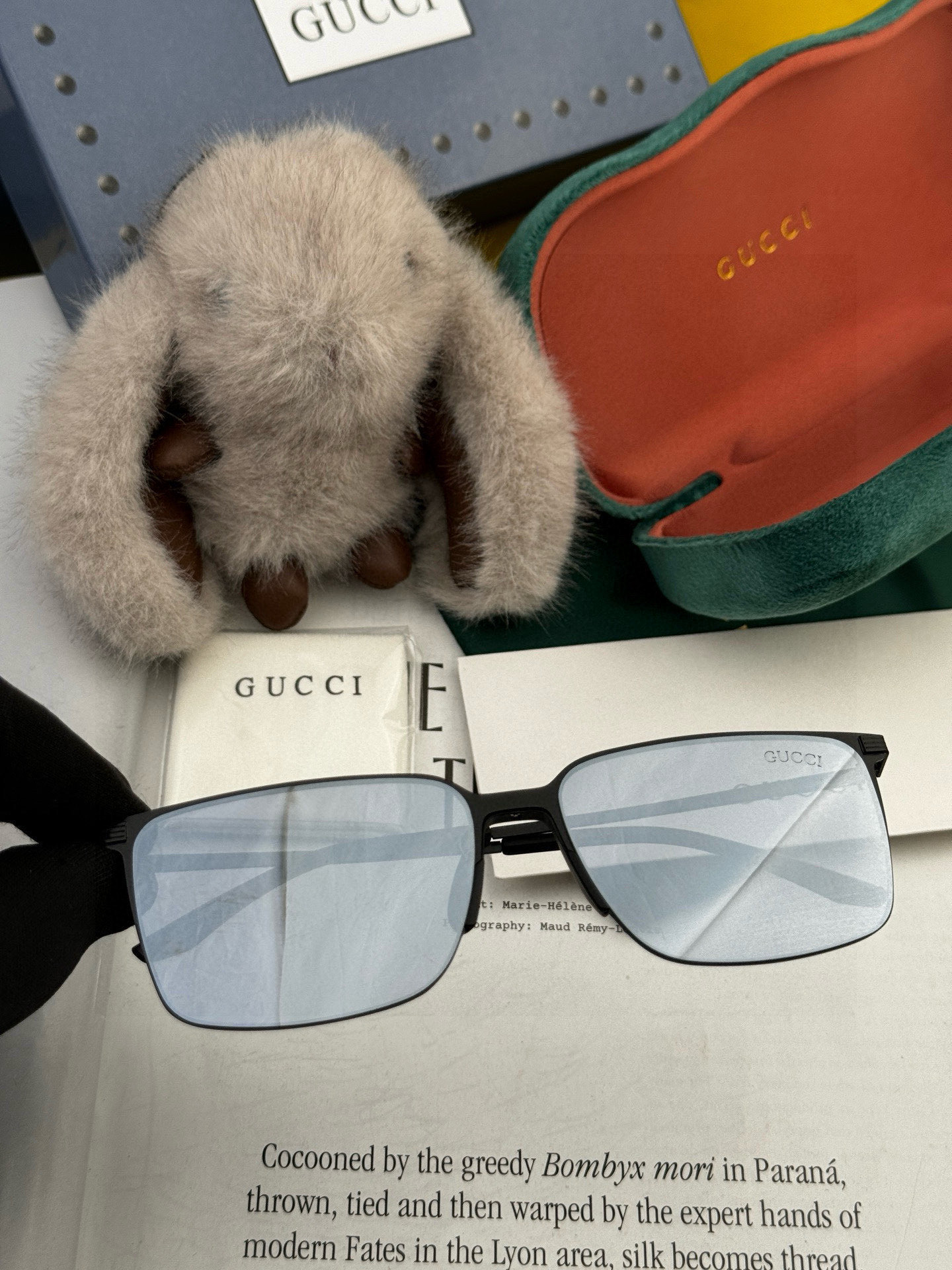         GUCCI 男款炫彩飞行员偏光太阳镜 ❤️材质：高清尼龙加厚卡槽高清偏光镜片 🌹无边框镜