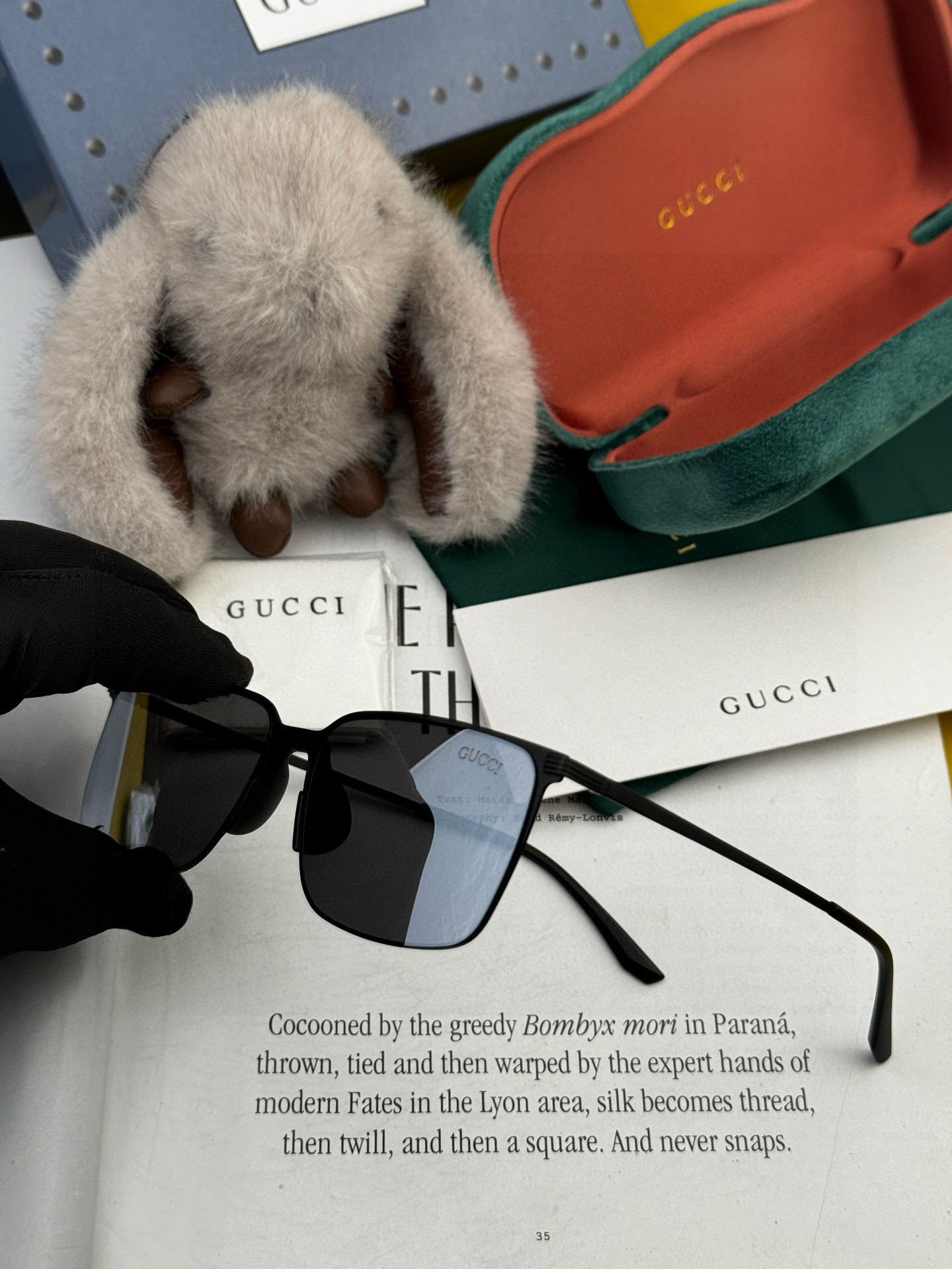         GUCCI 男款炫彩飞行员偏光太阳镜 ❤️材质：高清尼龙加厚卡槽高清偏光镜片 🌹无边框镜