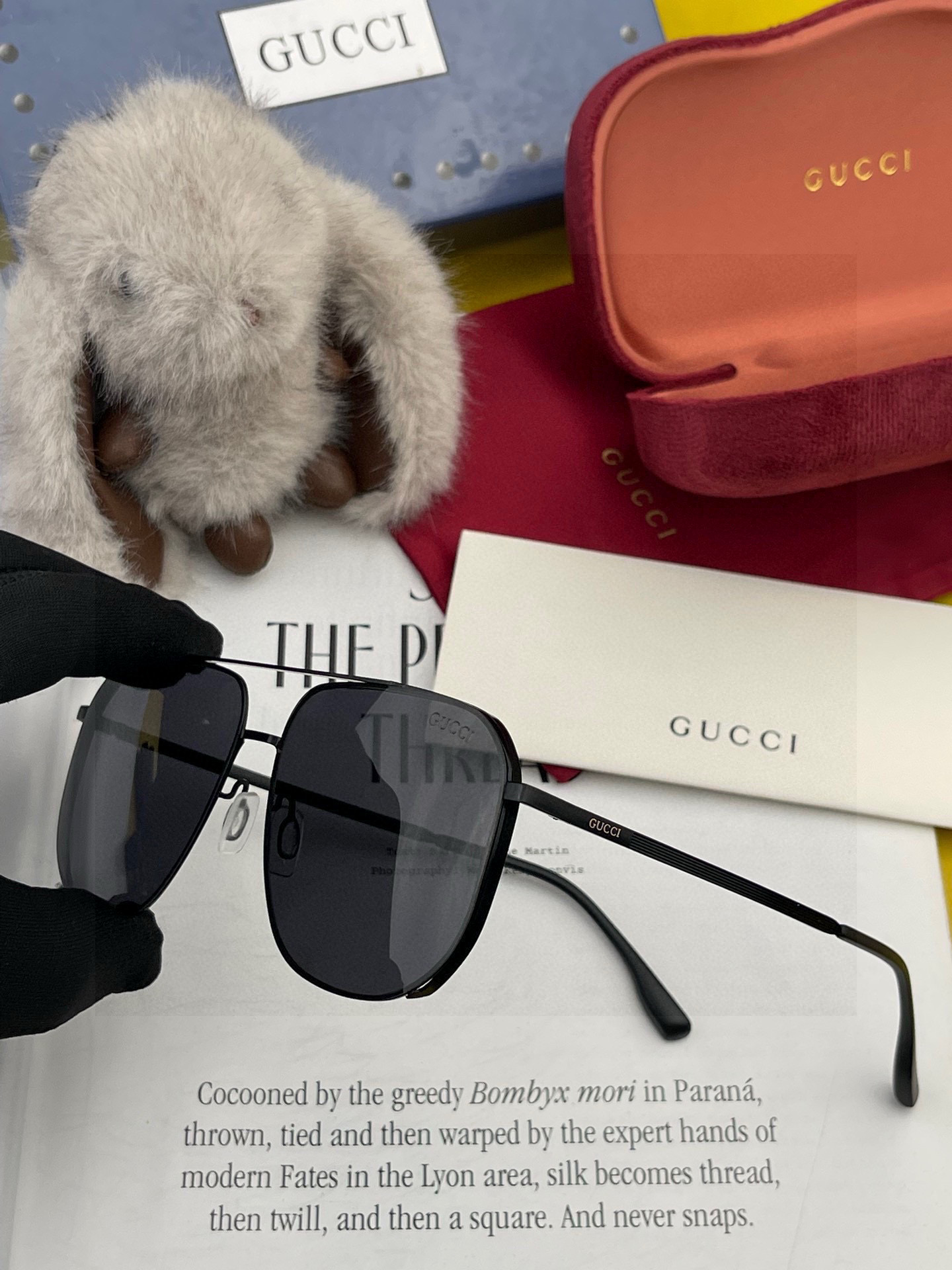         GUCCI 男款炫彩飞行员偏光太阳镜 ❤️材质：高清尼龙加厚卡槽高清偏光镜片 🌹无边框镜