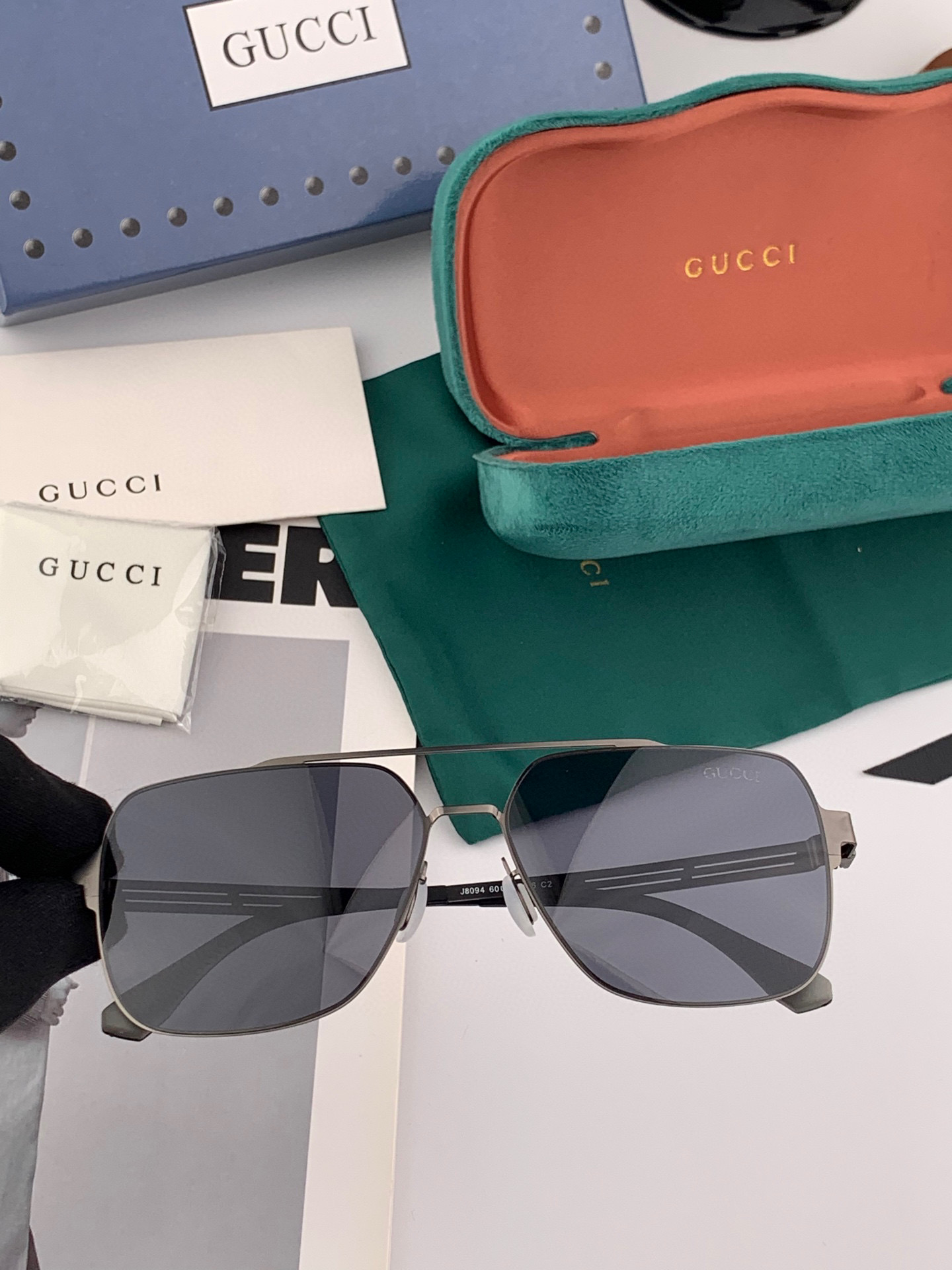 ♦️ GUCCI 2025新款男女情侣款太阳镜多边形墨镜iP电镀永不褪色 超轻超有弹性整幅眼镜无螺丝重要