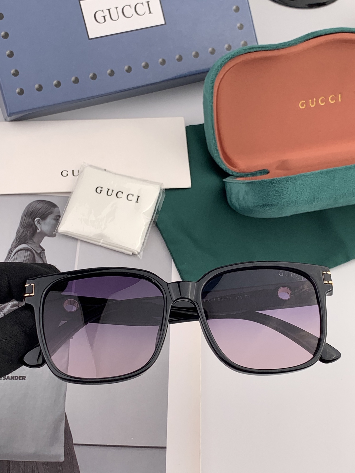  GUCCI 2025开春新款 最新款方框太阳镜 各路网红纷纷带起气场满分‼️ 俏皮甜美.上脸效果更佳.