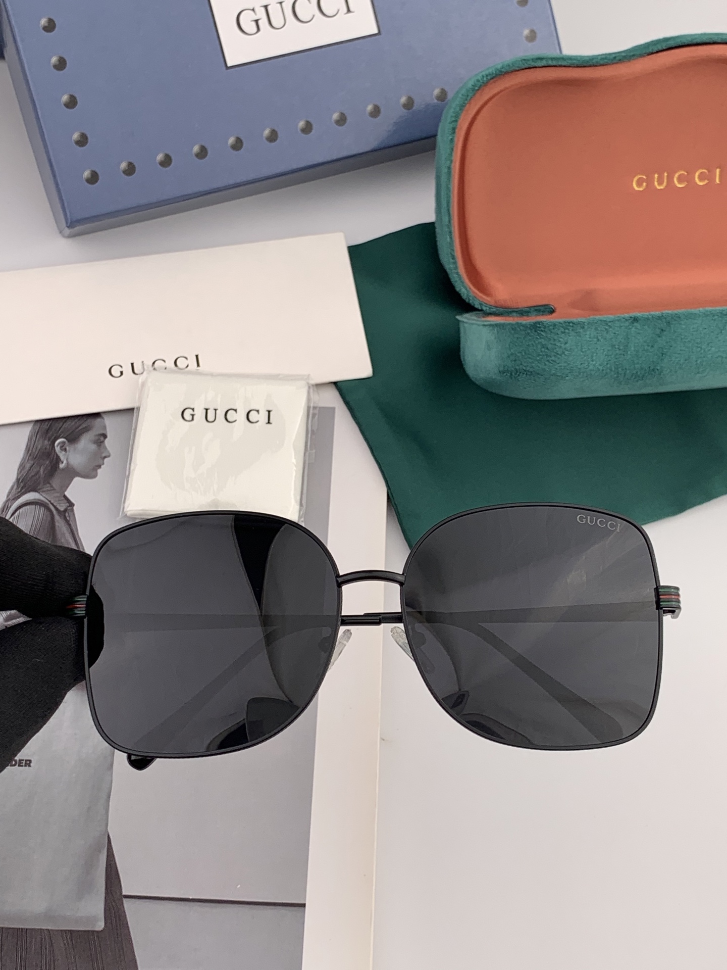  GUCCI 2025开春新款 最新款方框太阳镜 各路网红纷纷带起气场满分‼️ 俏皮甜美.上脸效果更佳.
