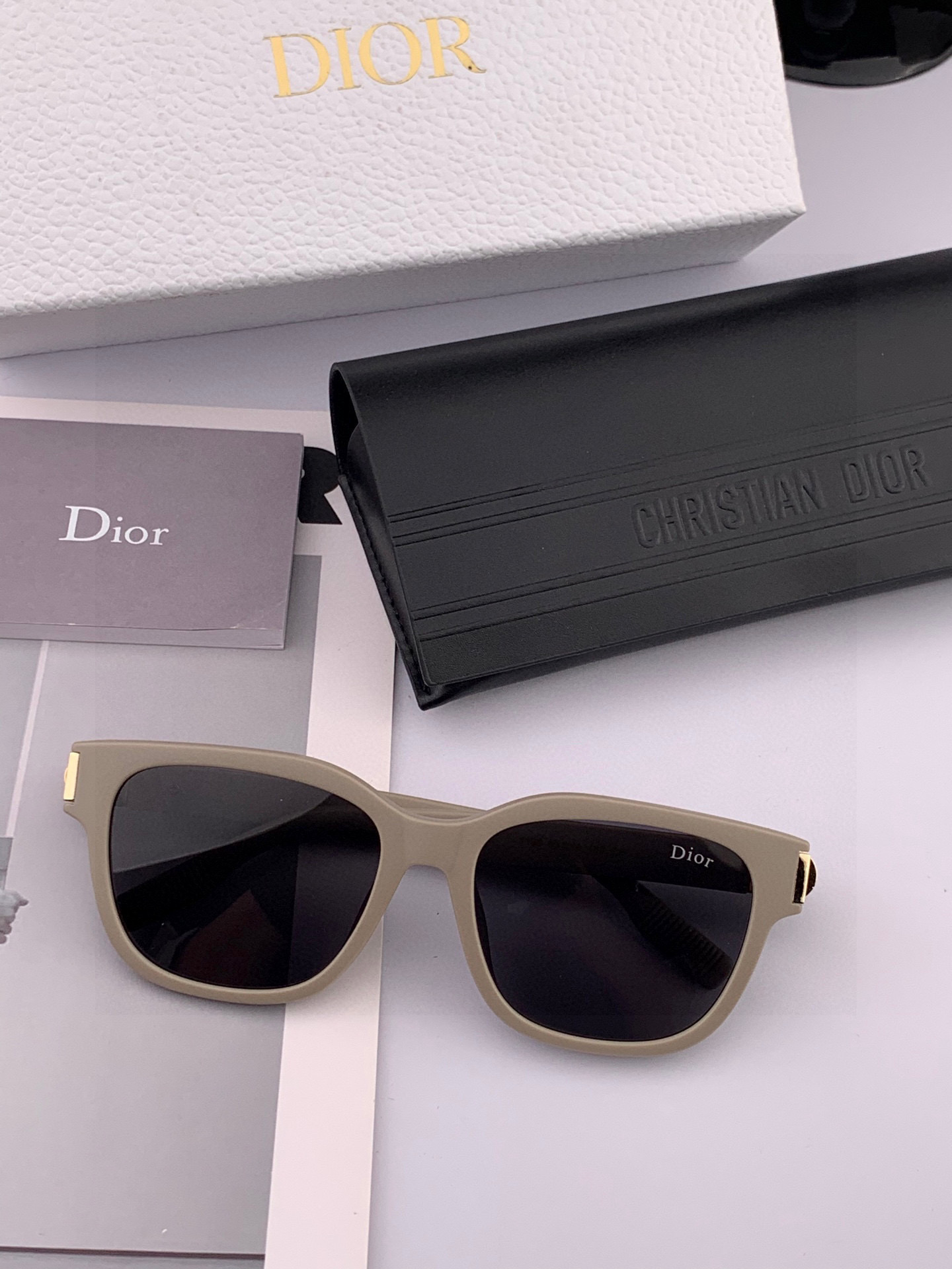 🔺 【DIOR】2025开春新款 潮流爆款 时尚方框偏光太阳镜 高品质 佩戴舒适 网红潮款墨镜 女士高清