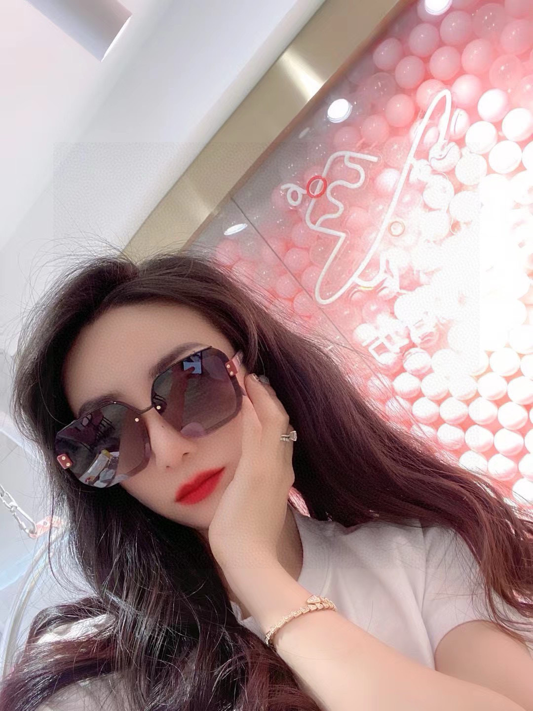    【TR偏光系列】
 Gucci联名系列限量版经典的方框设计，不挑脸型，无论搭配大衣还是连衣裙都非常