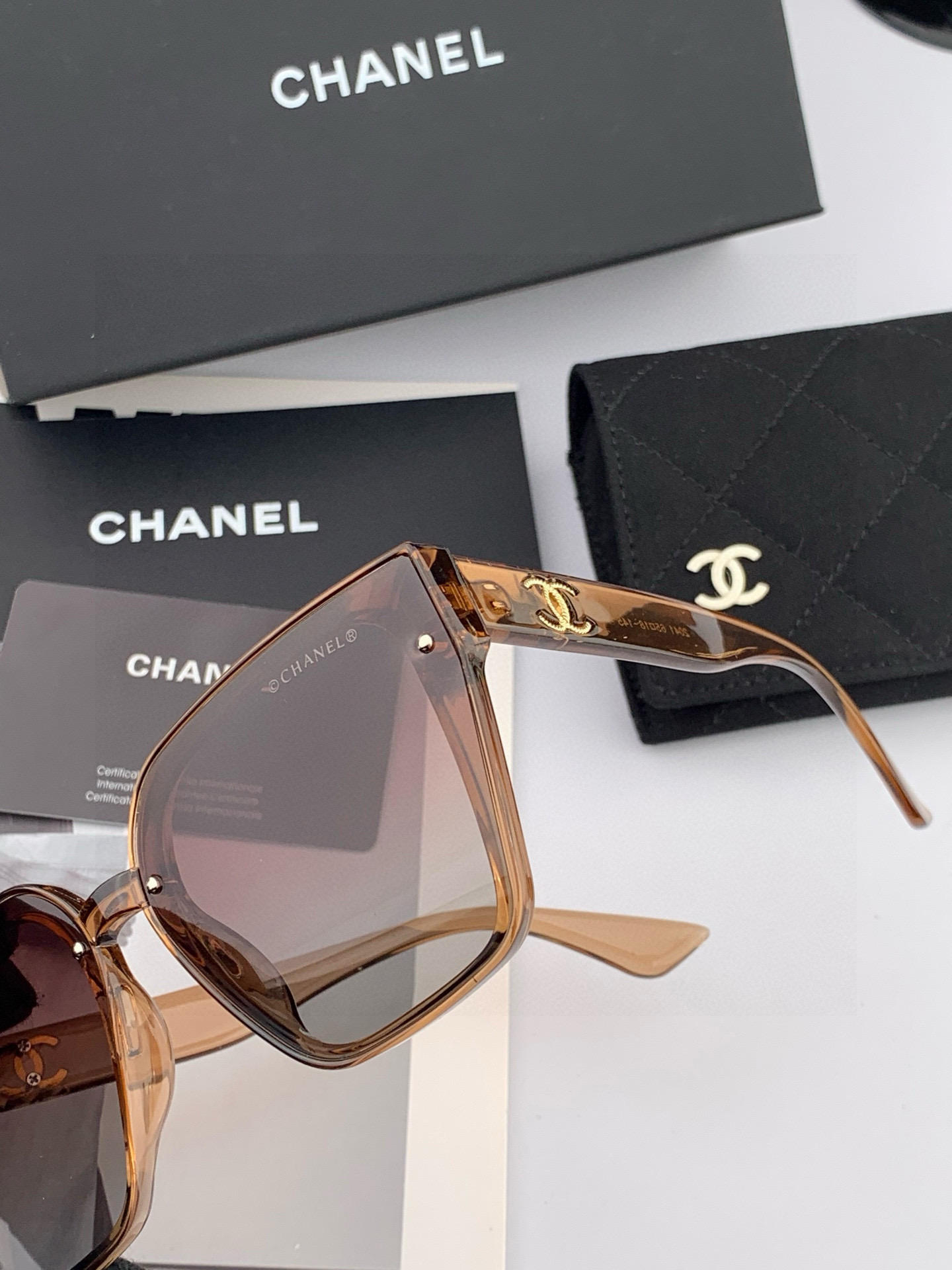  CHANEL香奈儿 2025年开春新款  潮爆流款 时尚圆框太阳镜 高品质 佩戴舒适 网红潮墨款镜 型