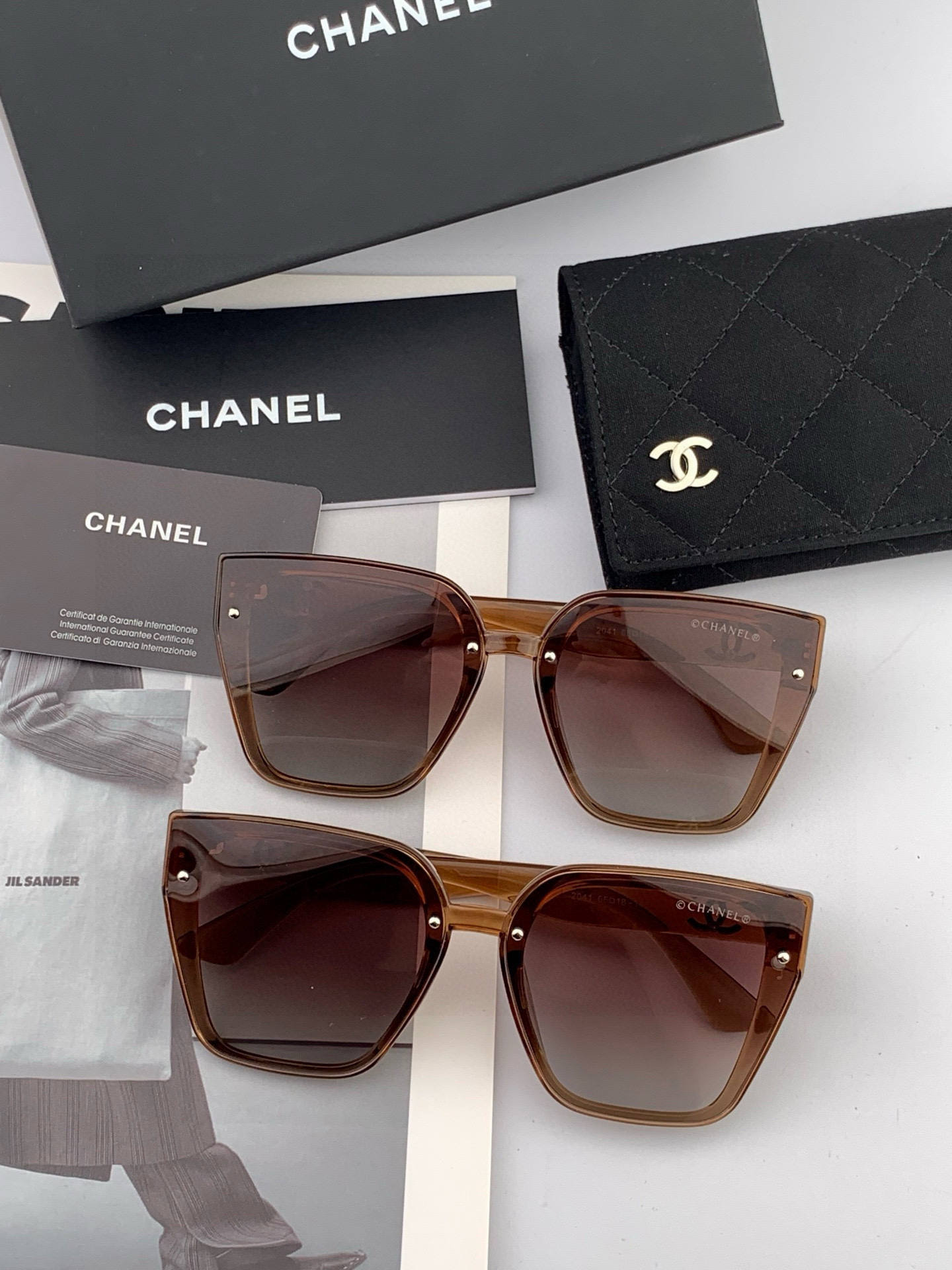  CHANEL香奈儿 2025年开春新款  潮爆流款 时尚圆框太阳镜 高品质 佩戴舒适 网红潮墨款镜 型