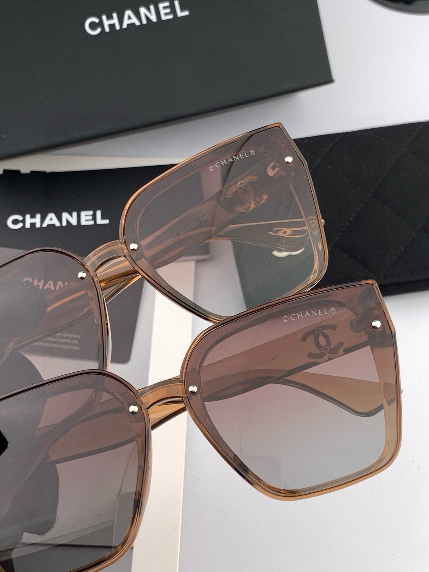  CHANEL香奈儿 2025年开春新款  潮爆流款 时尚圆框太阳镜 高品质 佩戴舒适 网红潮墨款镜 型