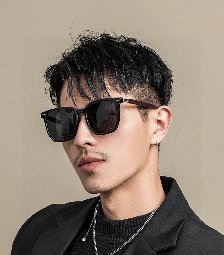   超好看 潮酷【GUCCI】古驰 新款款太阳镜以独特魅力和前卫风格诠释春夏最新眼镜，以方框设计，中梁连