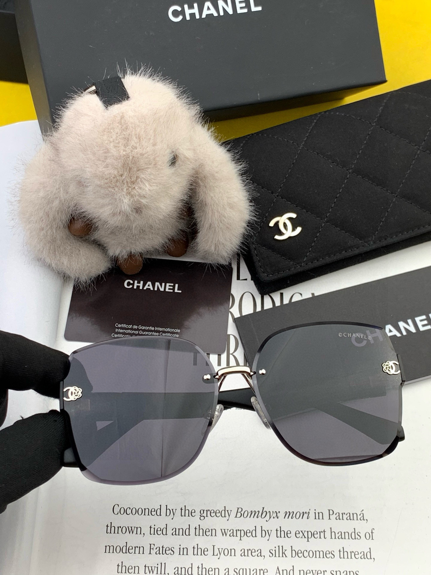   新品CHANEL 香奈儿太阳镜以独特魅力和前卫风格诠释春夏最新眼镜，质感超好佩带舒适 型号：CH45