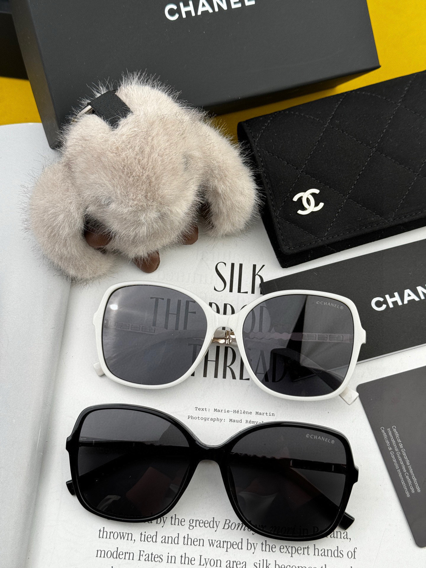    新品CHANEL 香奈儿珍珠太阳镜以独特魅力和前卫风格诠释春夏最新眼镜，质感超好佩带舒适 型号：C