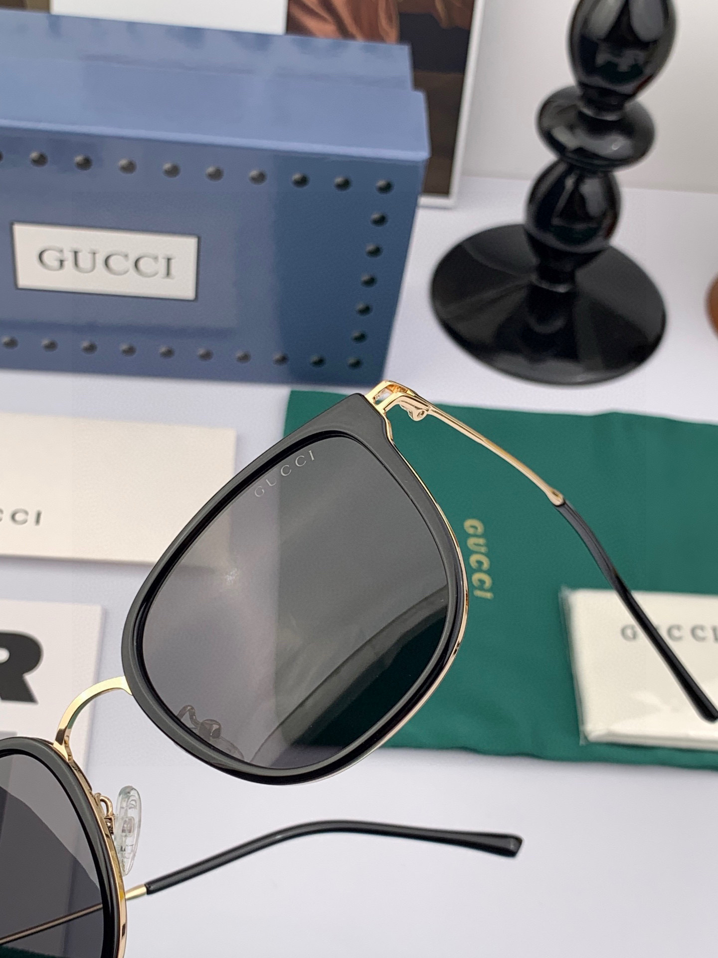   Gucci 。  高品质男女款墨镜   👍 进口宝丽来偏光镜片  。蛤蟆镜 开车钓鱼都可 。百搭显瘦