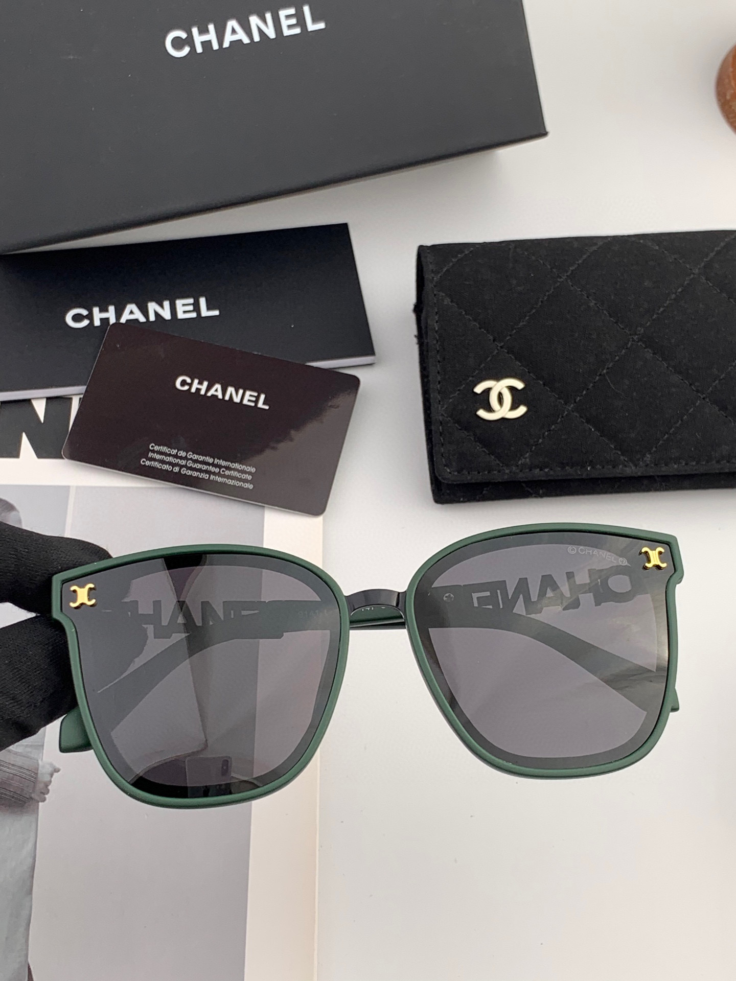 🎊。Chane✨新款女装太阳眼镜 镜腿高档 香奈儿专属LOGO使眼镜更具有国际大牌范 ☺️😘工艺精湛 高