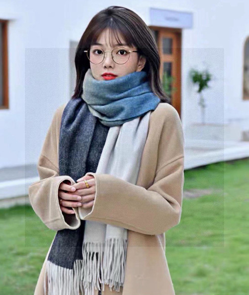 Elegant Wool Scarf for Women, Stylish Gradient Color Shawl, 32 x 190 cm 1 Elegant Wool Scarf for Women, Stylish Gradient Color Shawl, 32 x 190 cm