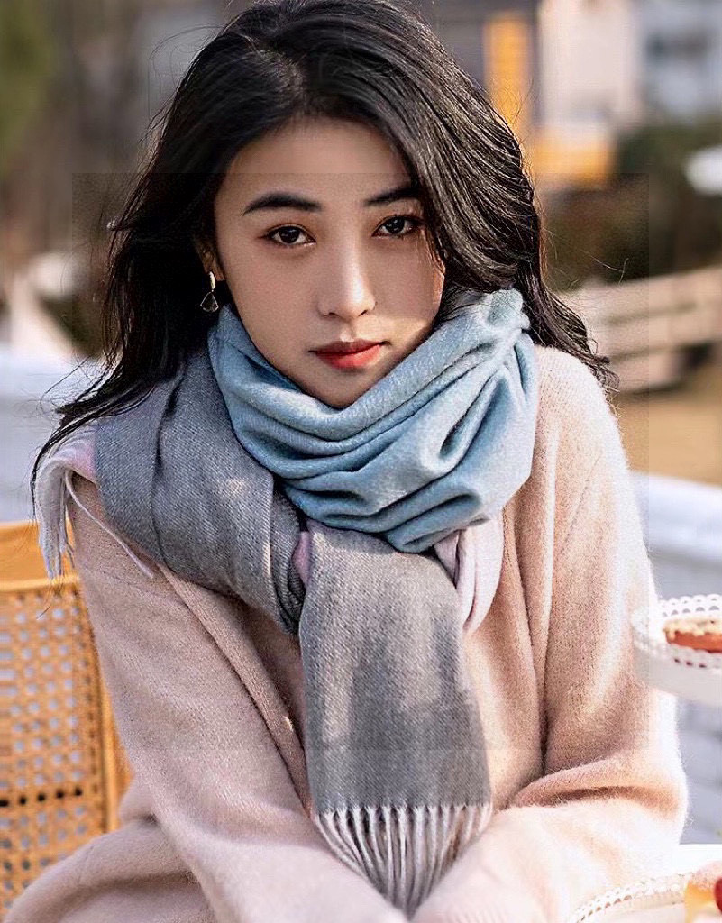 Elegant Two-Tone Gradient Cashmere Scarf with Fringe - 32 x 190 cm 3 i1751639116657 5492 0 1