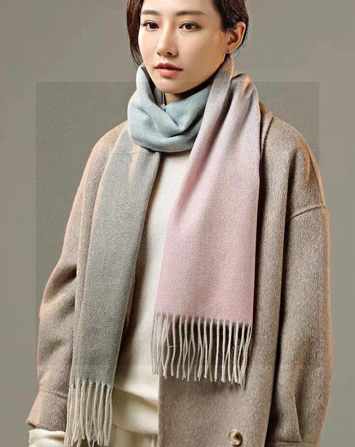 Elegant Two-Tone Gradient Cashmere Scarf with Fringe - 32 x 190 cm 2 i1751639116658 4635 0 0