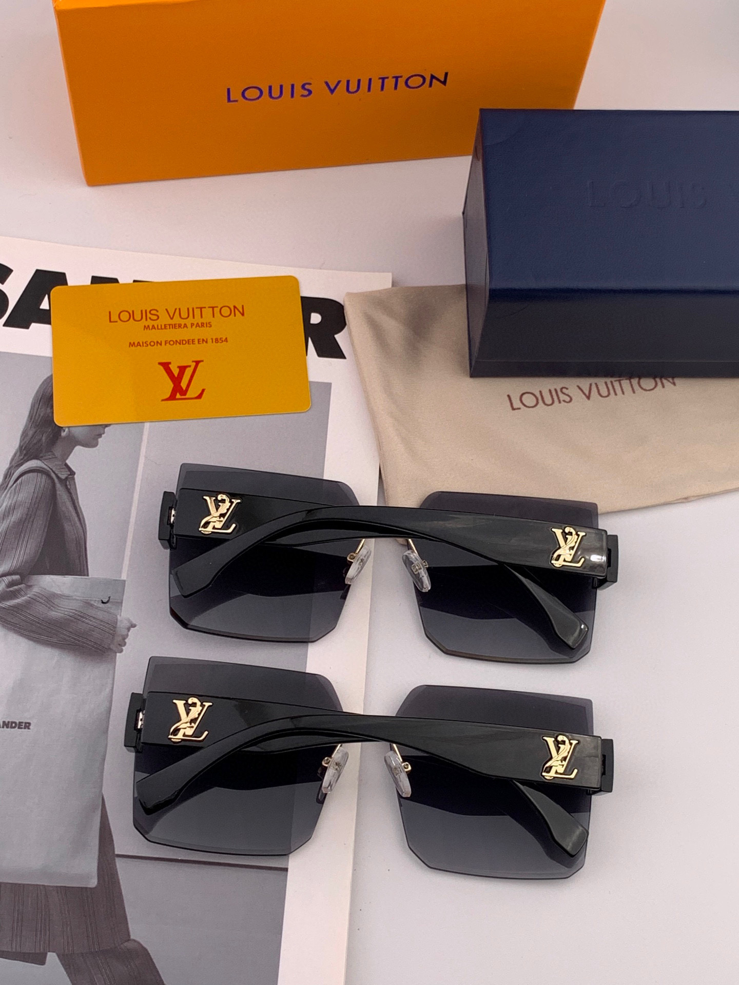  LV  2025开春新款  潮流爆款 时尚方框太阳镜 高品质 佩戴舒适 网红潮款墨镜 型号L50217