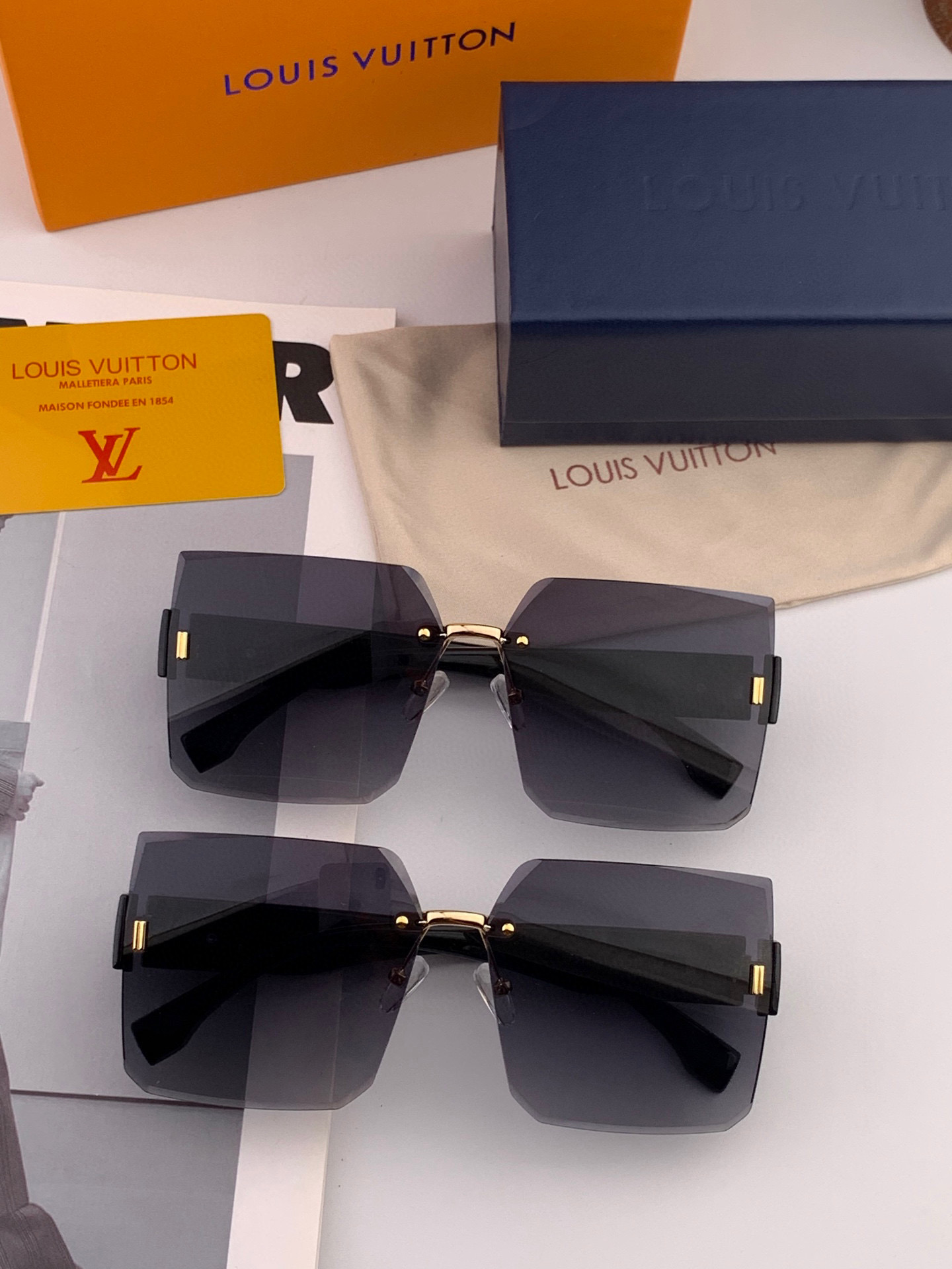  LV  2025开春新款  潮流爆款 时尚方框太阳镜 高品质 佩戴舒适 网红潮款墨镜 型号L50217