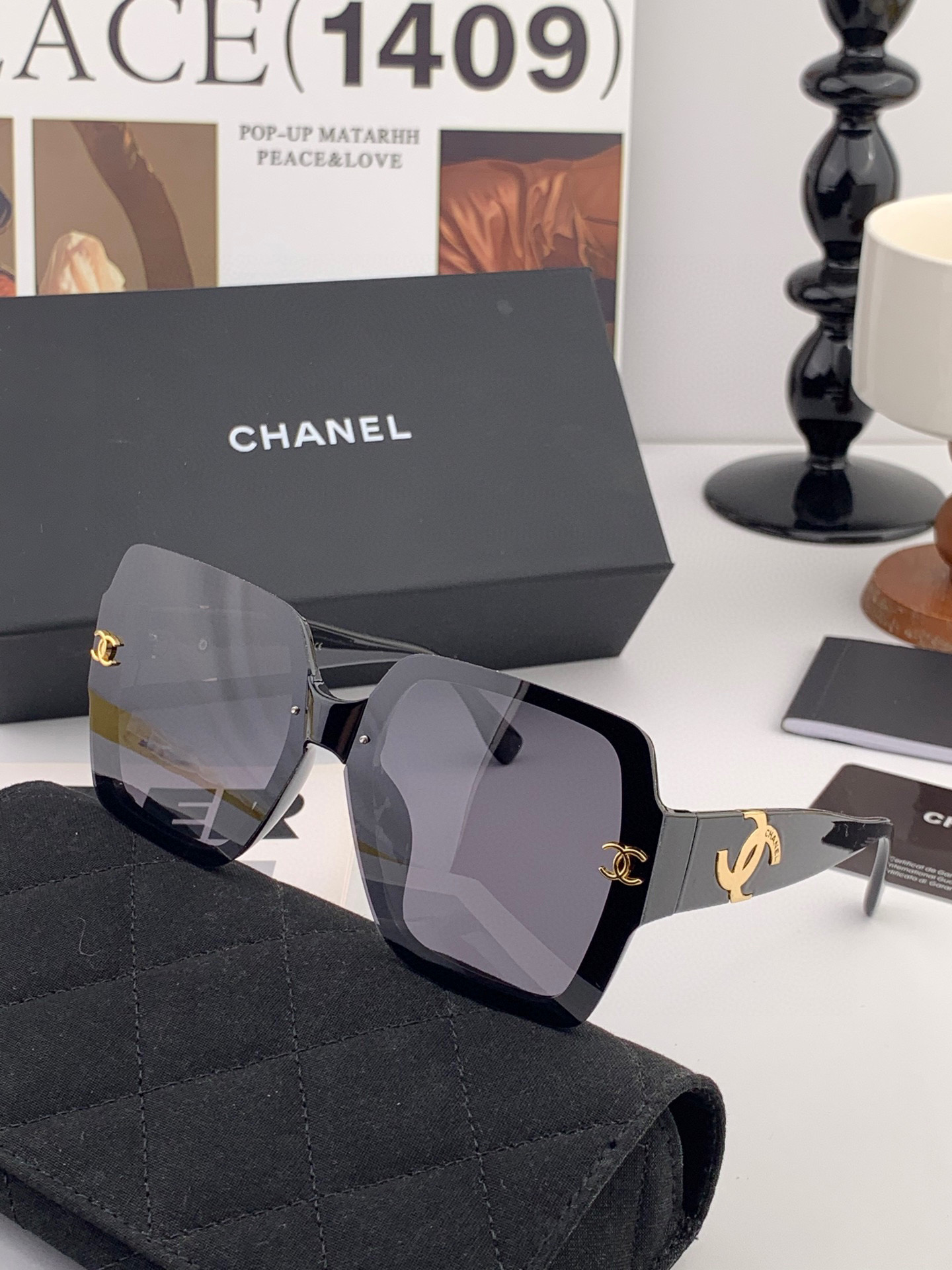    新品CHANEL 香奈儿太阳镜以独特魅力和前卫风格诠释春夏最新眼镜，质感超好佩带舒适 型号：CH8