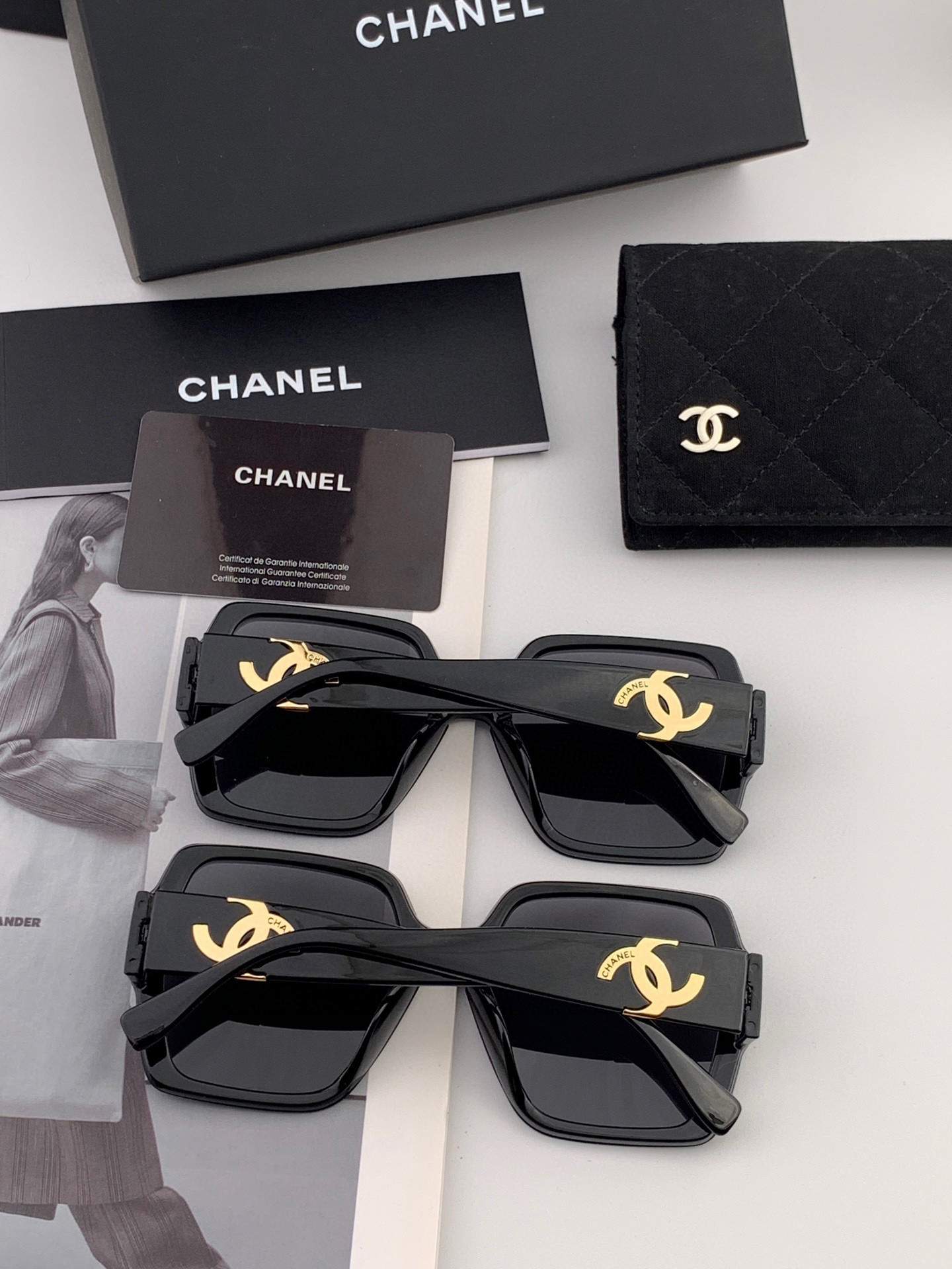    新品CHANEL 香奈儿太阳镜以独特魅力和前卫风格诠释春夏最新眼镜，质感超好佩带舒适 型号：CH8
