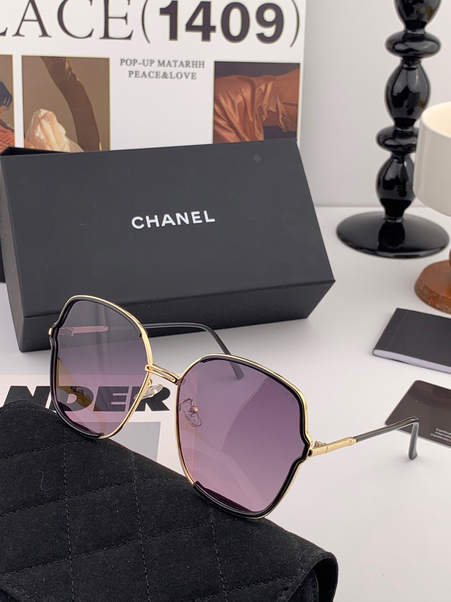   新品CHANEL 香奈儿太阳镜以独特魅力和前卫风格诠释春夏最新眼镜，质感超好佩带舒适 型号：CH83