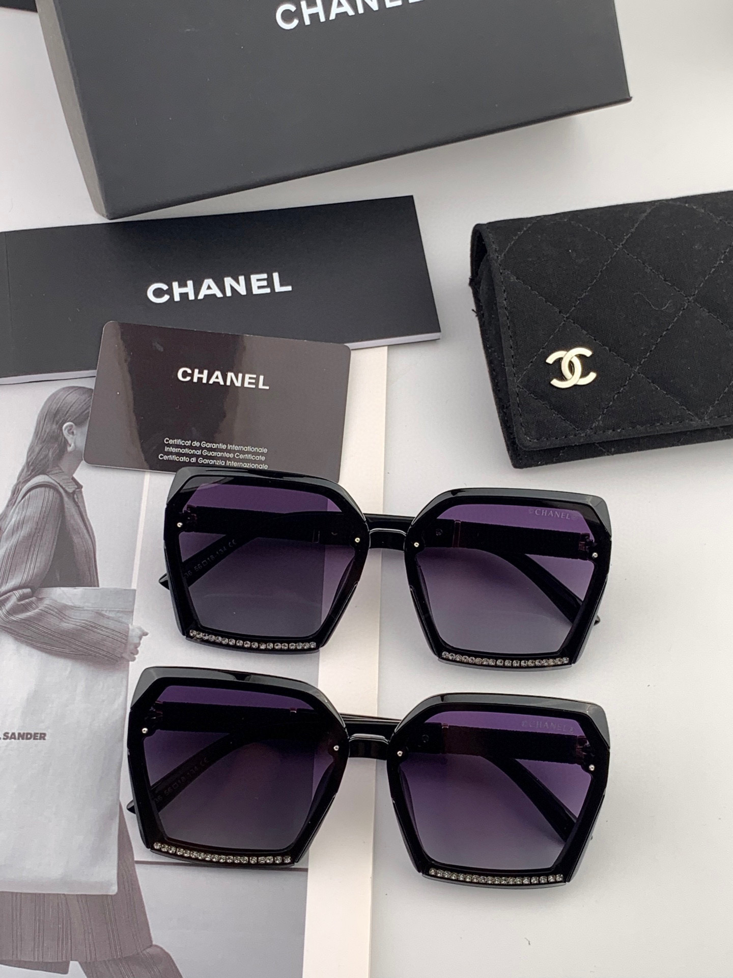  【CHANEL】香奈儿 2025新款潮流爆款 时尚方框太阳镜 佩戴舒适 网红潮款墨镜  ♥️♥️型号：