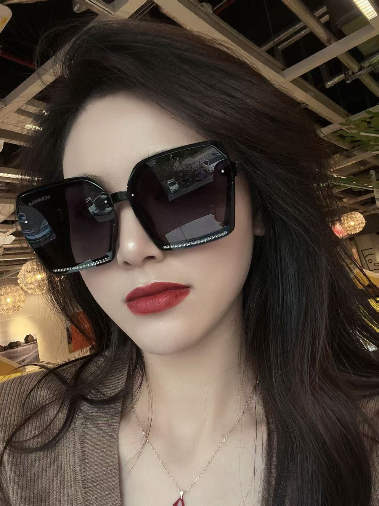  【CHANEL】香奈儿 2025新款潮流爆款 时尚方框太阳镜 佩戴舒适 网红潮款墨镜  ♥️♥️型号：