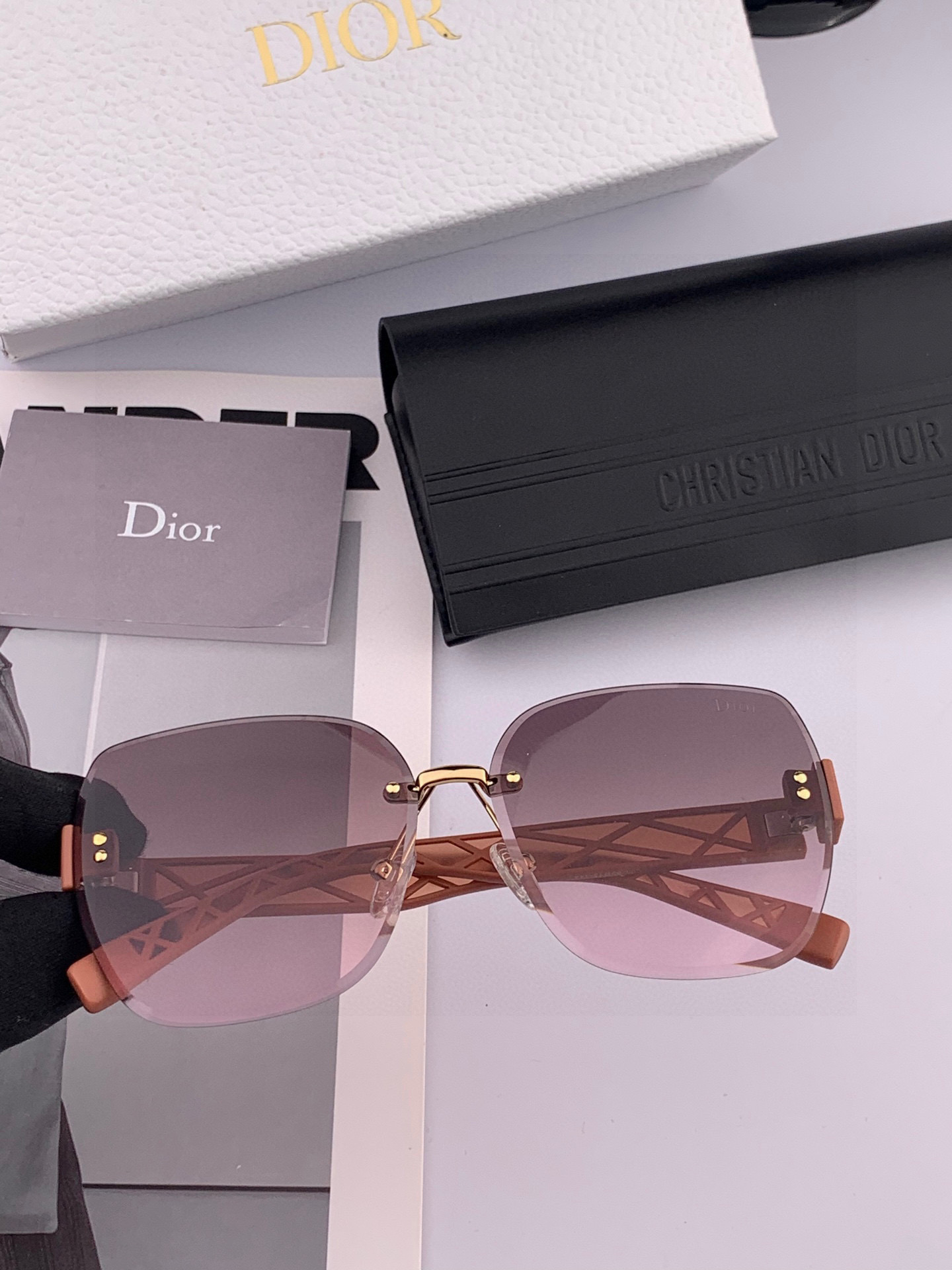  🔺 【DIOR-迪奥尼龙偏光太阳镜】2025开春新款 潮流爆款 时尚方框偏光太阳镜 高品质 佩戴舒适 