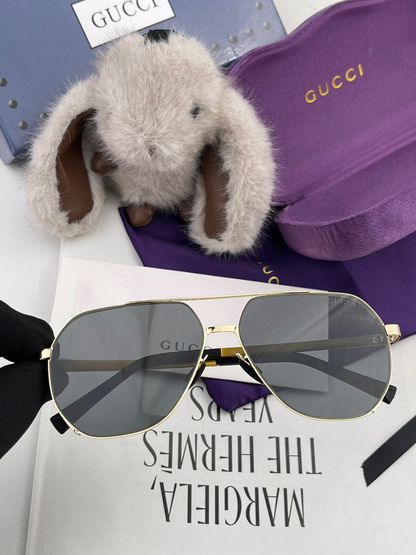         GUCCI 男款炫彩飞行员偏光太阳镜 ❤️材质：高清尼龙加厚卡槽高清偏光镜片 🌹无边框镜