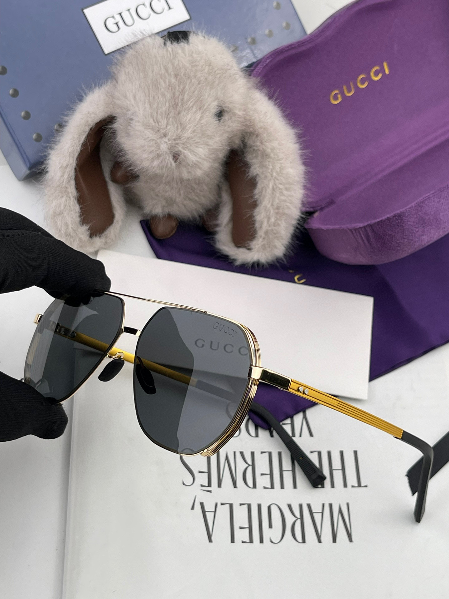         GUCCI 男款炫彩飞行员偏光太阳镜 ❤️材质：高清尼龙加厚卡槽高清偏光镜片 🌹无边框镜