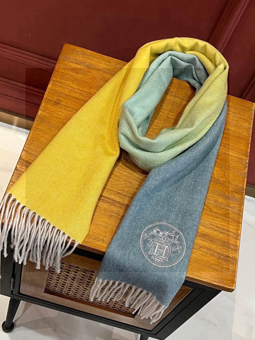 Stylish Multicolor Gradient Cashmere Scarf, Soft & Warm Winter Shawl 32*190cm 7 i1751814373157 9735 0 5