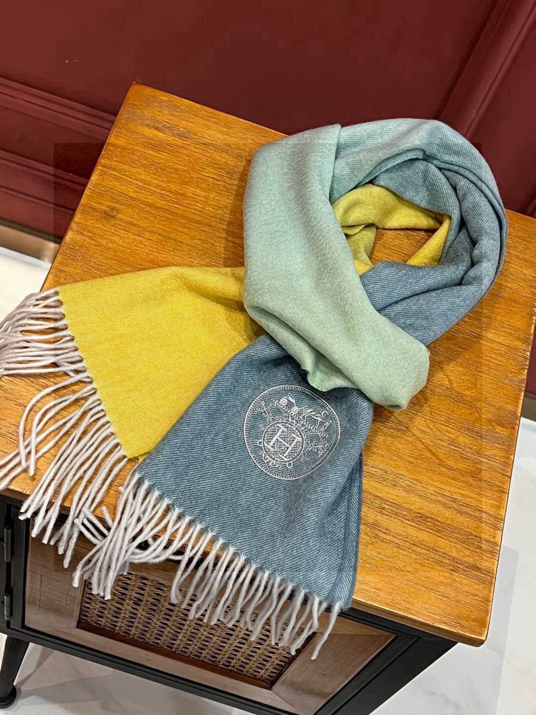 Stylish Multicolor Gradient Cashmere Scarf, Soft & Warm Winter Shawl 32*190cm 8 i1751814375905 6604 0 6