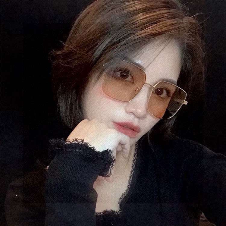   Gucci 。  高品质男女款墨镜   👍 进口宝丽来偏光镜片  。蛤蟆镜 开车钓鱼都可 。百搭显瘦