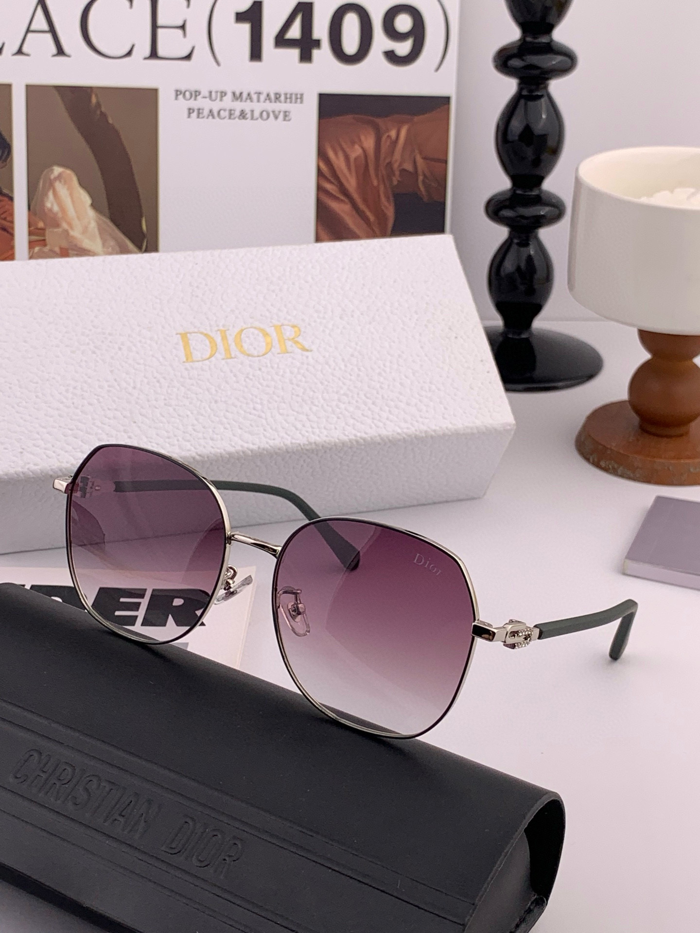   【DIOR】2025新款潮流爆款 时尚方框太阳镜 佩戴舒适 网红潮款墨镜  女士高清加厚偏光太阳镜🕶