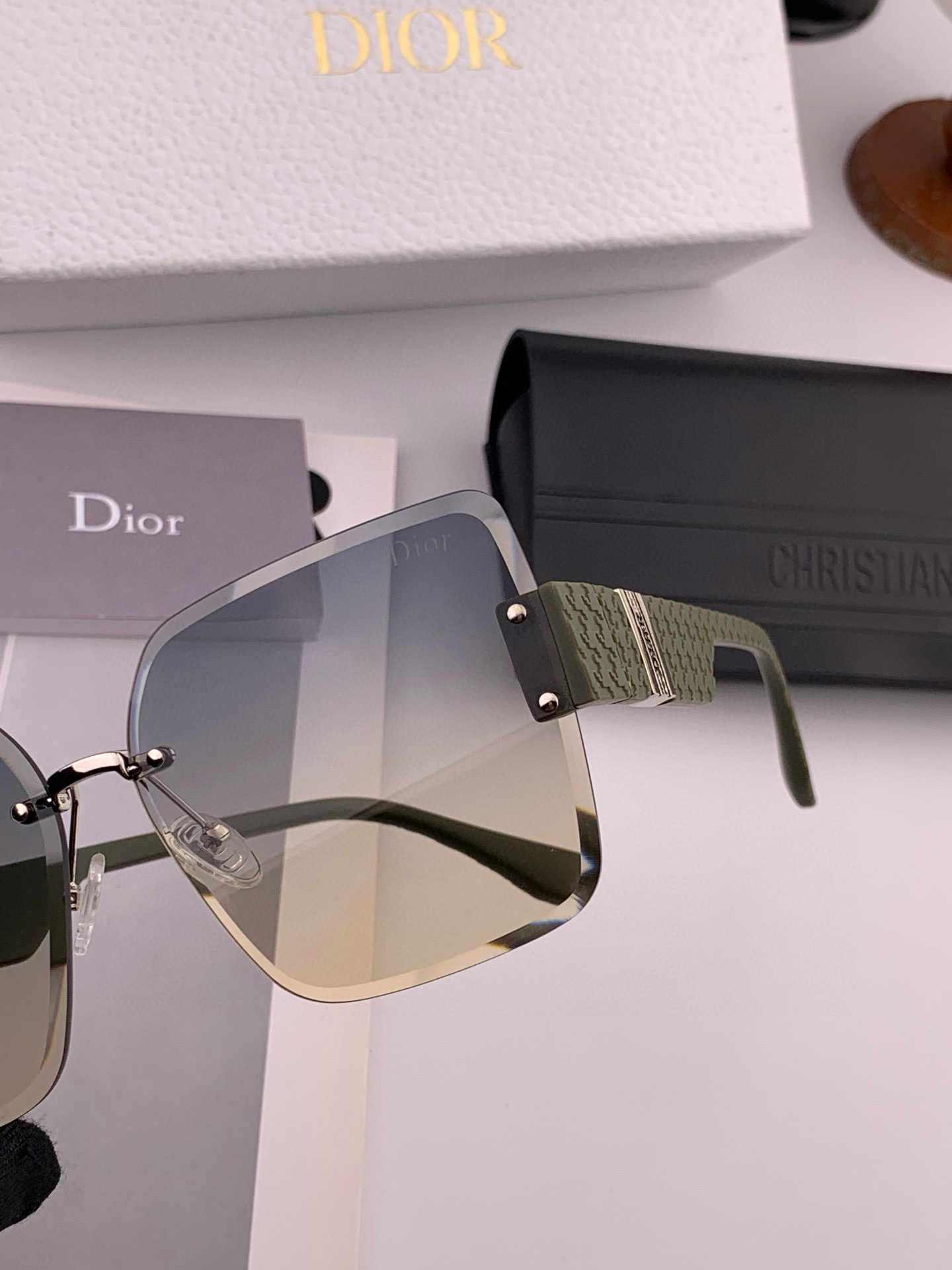 🔺 【DIOR-迪奥】2025开春新款 潮流爆款 时尚方框偏光太阳镜 高品质 佩戴舒适 网红潮款墨镜 女