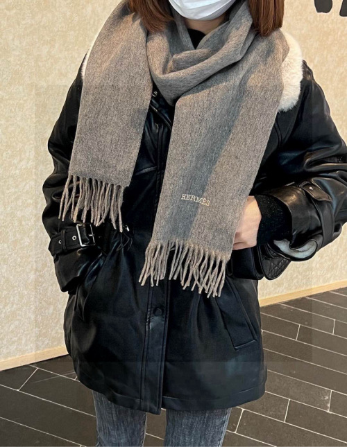 Elegant Hermes Cashmere Scarf - Parisian Style, Soft & Warm Winter Shawl