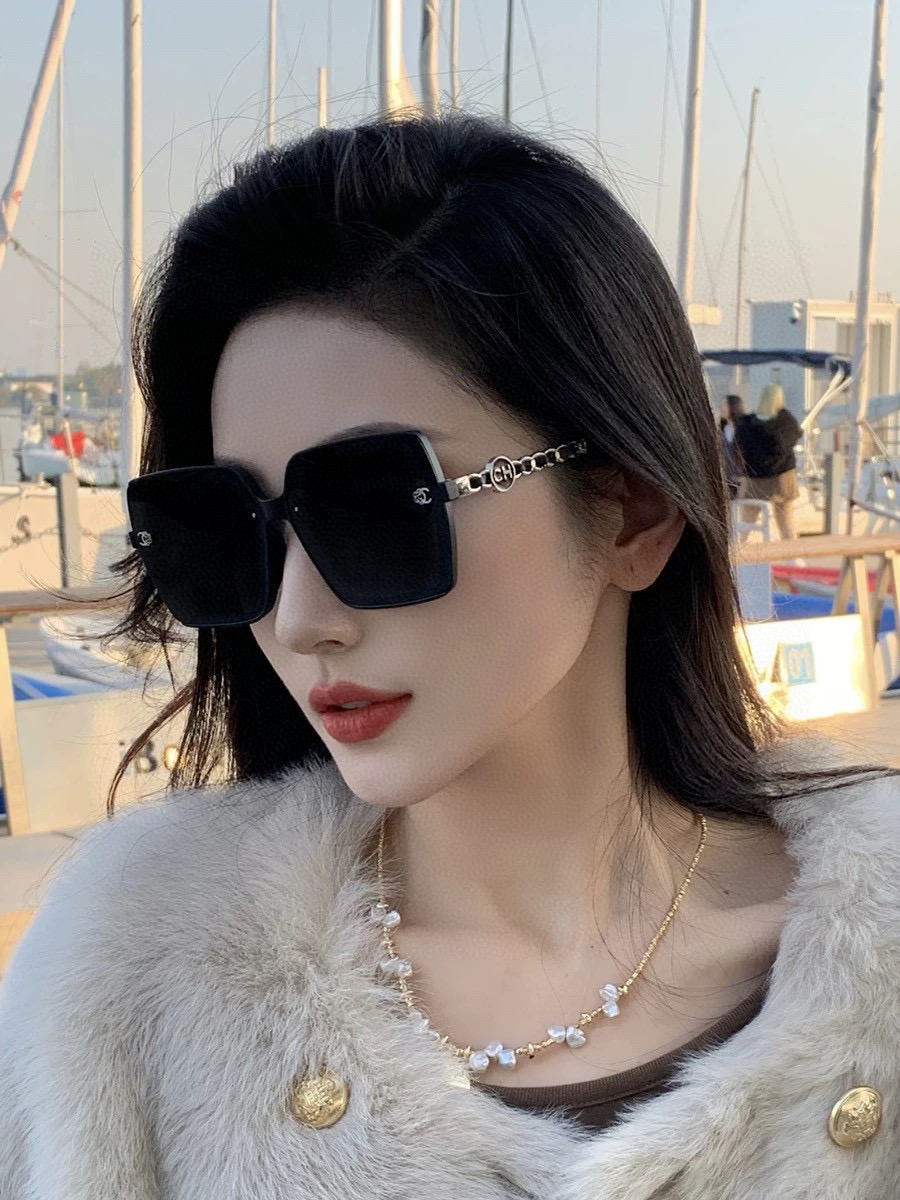  香奈儿 2025开春新款太阳镜 各路网红纷纷带起气场满分‼️ 俏皮甜美.上脸效果更佳.金属质感超好 型