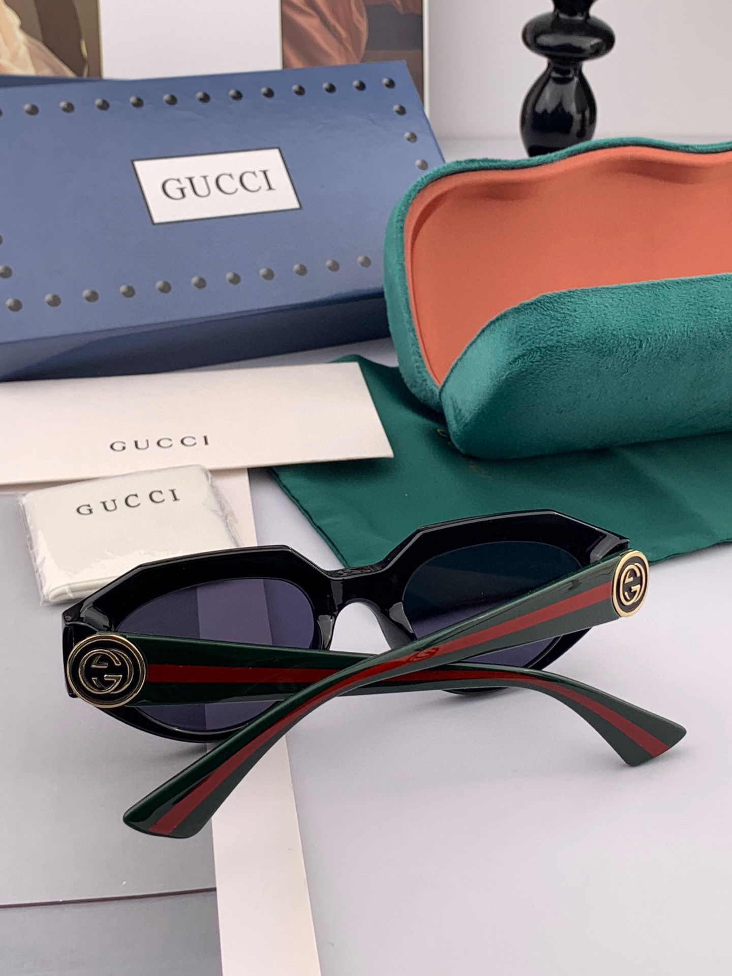  🔺 【GUCCI】2025开春新款 潮流爆款 时尚方框太阳镜 高品质 佩戴舒适 网红潮款墨镜 型号：G