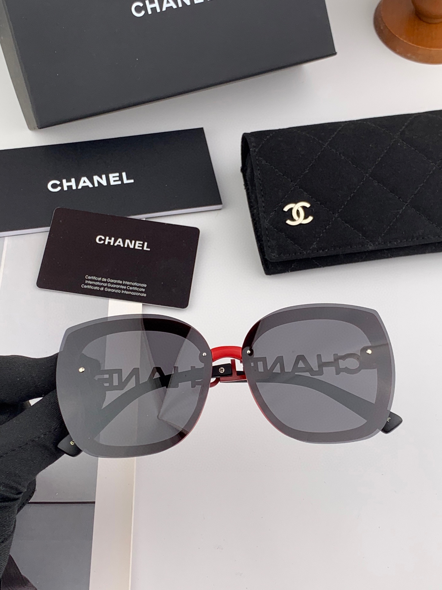   CHANEL香奈儿 2025年开春新款  潮爆流款 时尚圆框太阳镜 高品质 佩戴舒适 网红潮墨款镜 