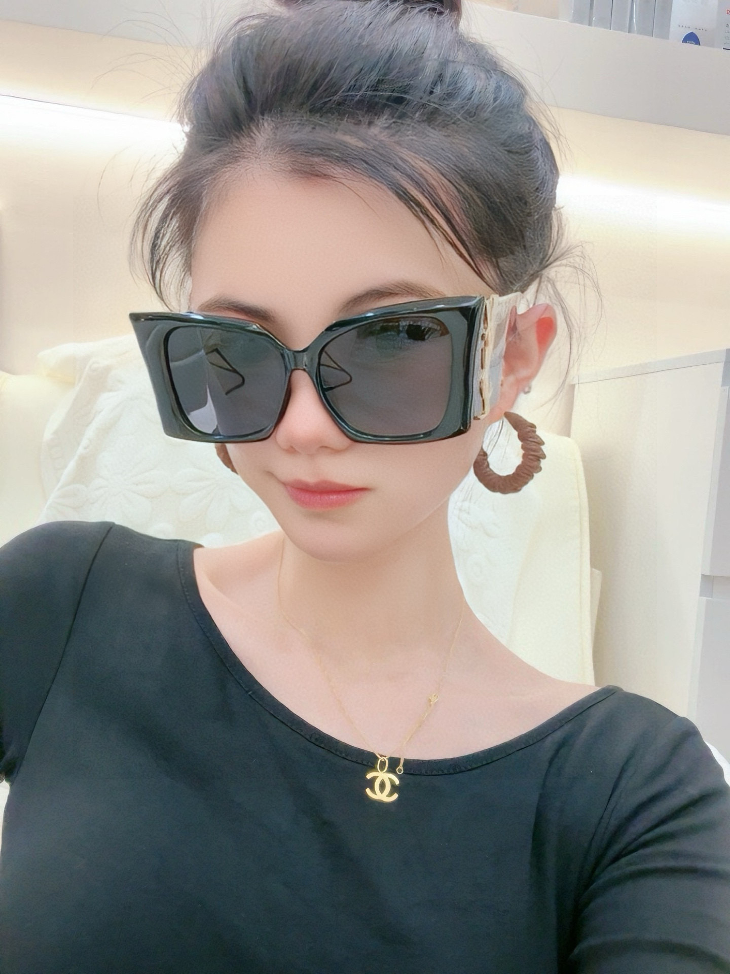  新品SAINTOWEN圣罗兰 官网最新款 独具奢华外观和精致线条 风格华贵典雅 轻盈舒适 众多明星网红