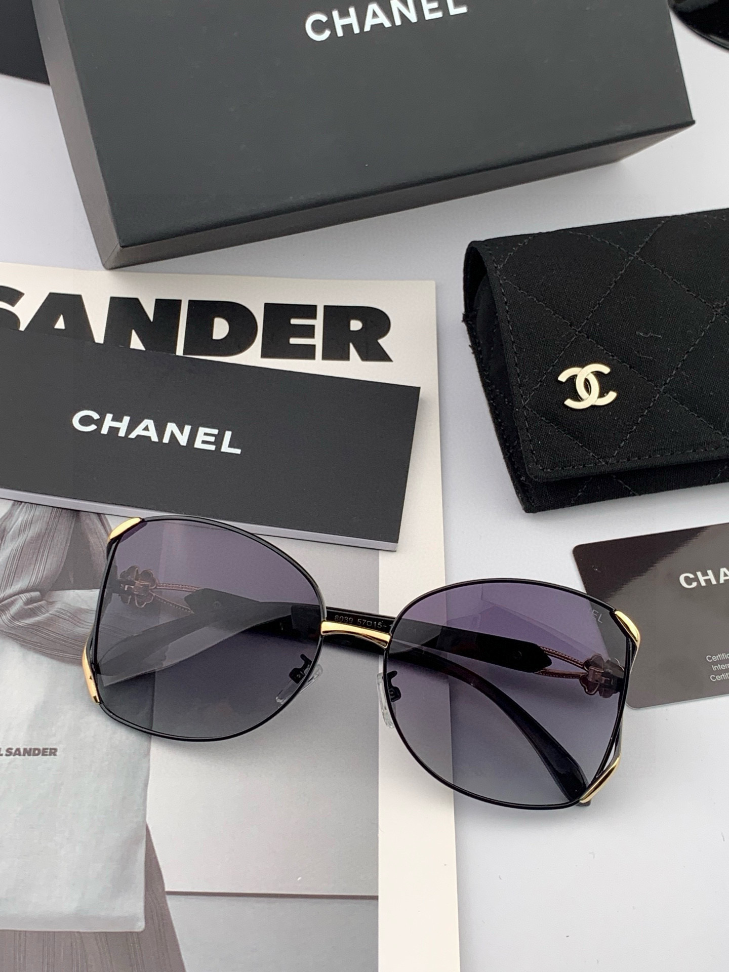 【CHANEL】香奈儿 2025新款山茶花潮流爆款 时尚圆框太阳镜 佩戴舒适 网红潮款墨镜  ♥️♥️型