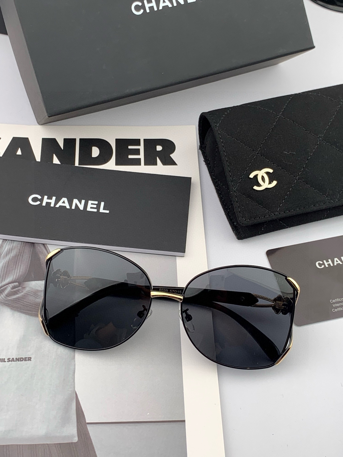 【CHANEL】香奈儿 2025新款山茶花潮流爆款 时尚圆框太阳镜 佩戴舒适 网红潮款墨镜  ♥️♥️型