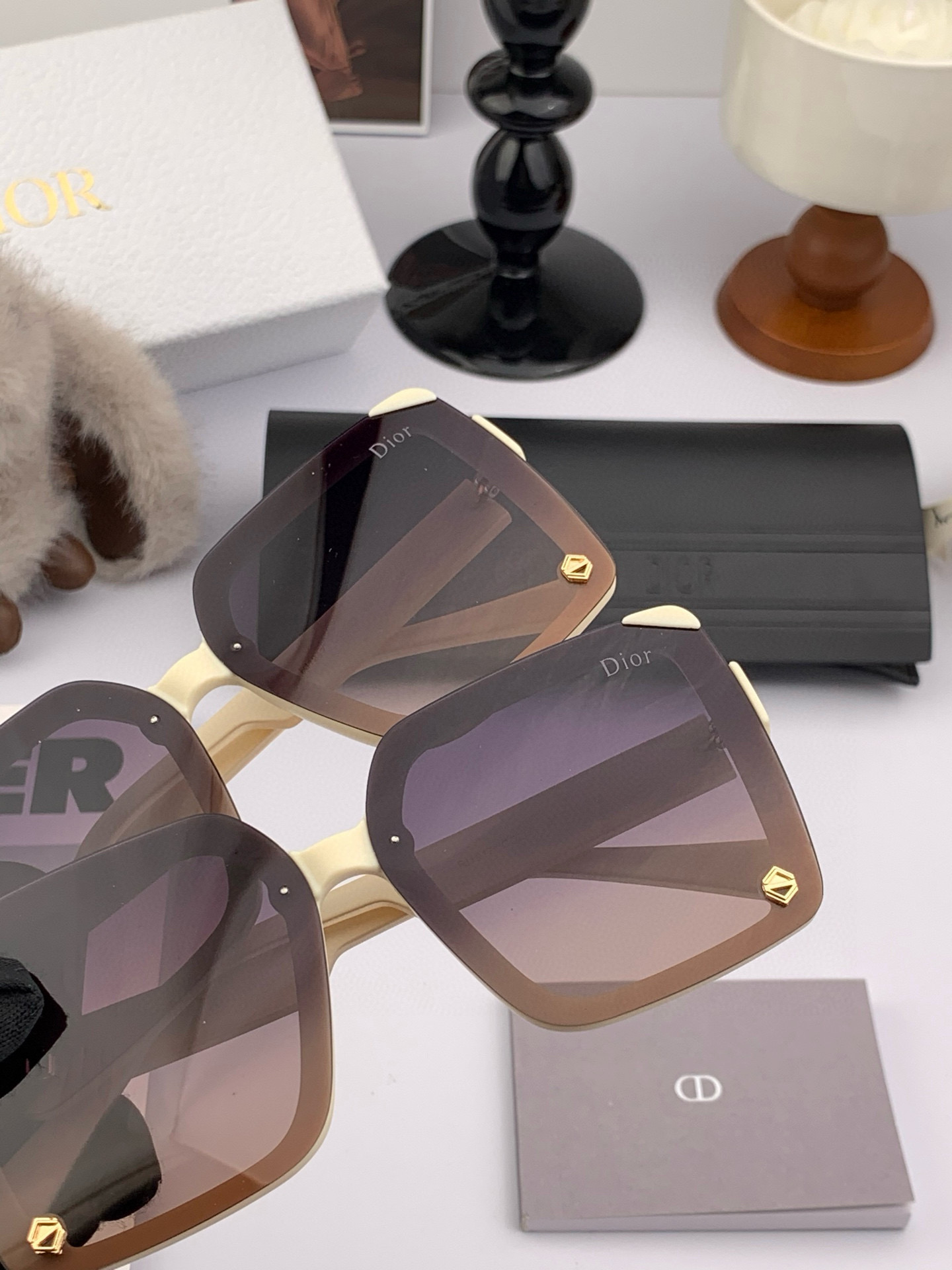  🔺 【DIOR-迪奥】2025开春新款 潮流爆款 时尚方框偏光太阳镜 高品质 佩戴舒适 网红潮款墨镜 