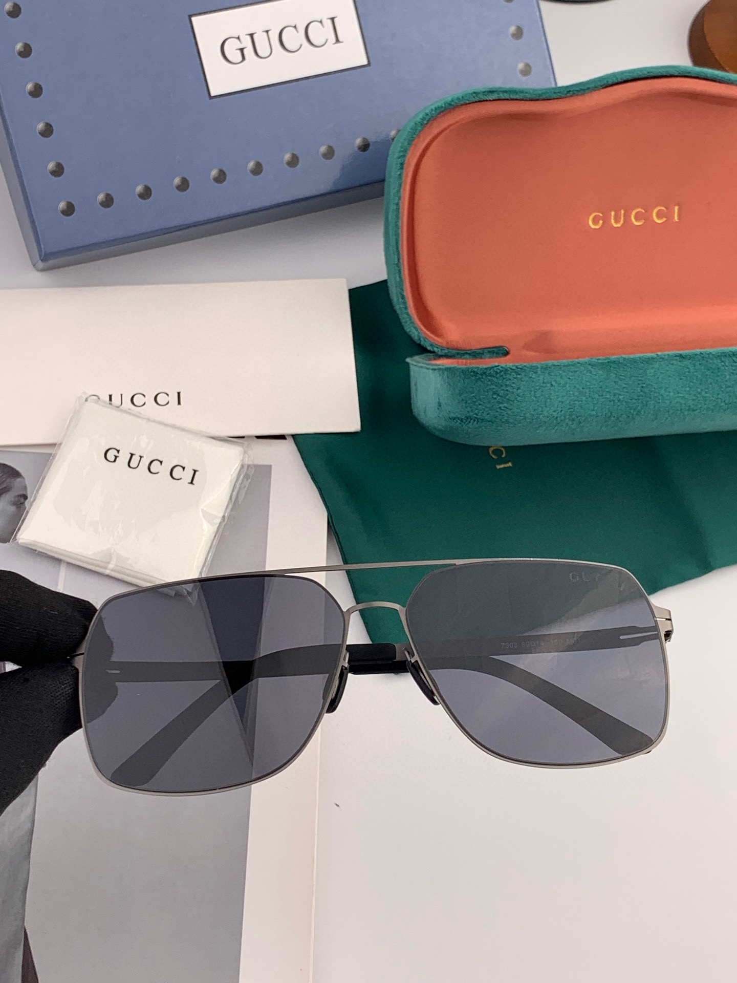 ♦️GUCCI 2025新款男女情侣款太阳镜多边形墨镜iP电镀永不褪色 超轻超有弹性整幅眼镜无螺丝重要的