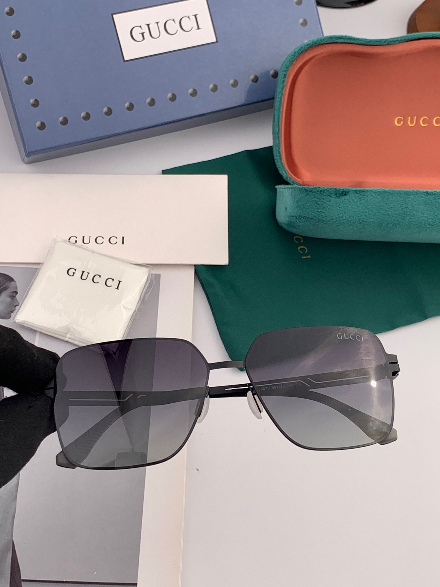 ♦️ GUCCI 2025新款男女情侣款太阳镜多边形墨镜iP电镀永不褪色 超轻超有弹性整幅眼镜无螺丝重要