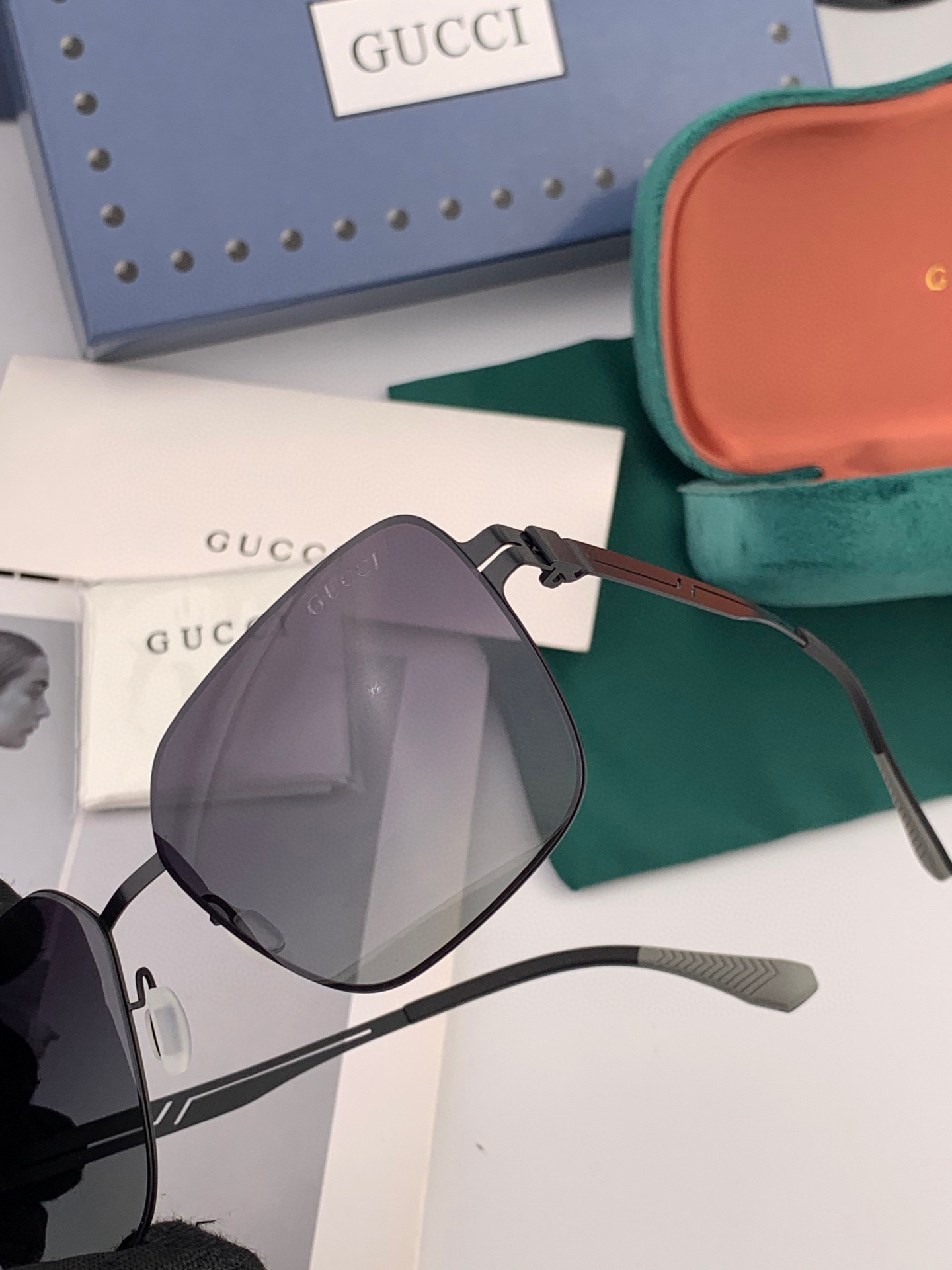 ♦️ GUCCI 2025新款男女情侣款太阳镜多边形墨镜iP电镀永不褪色 超轻超有弹性整幅眼镜无螺丝重要