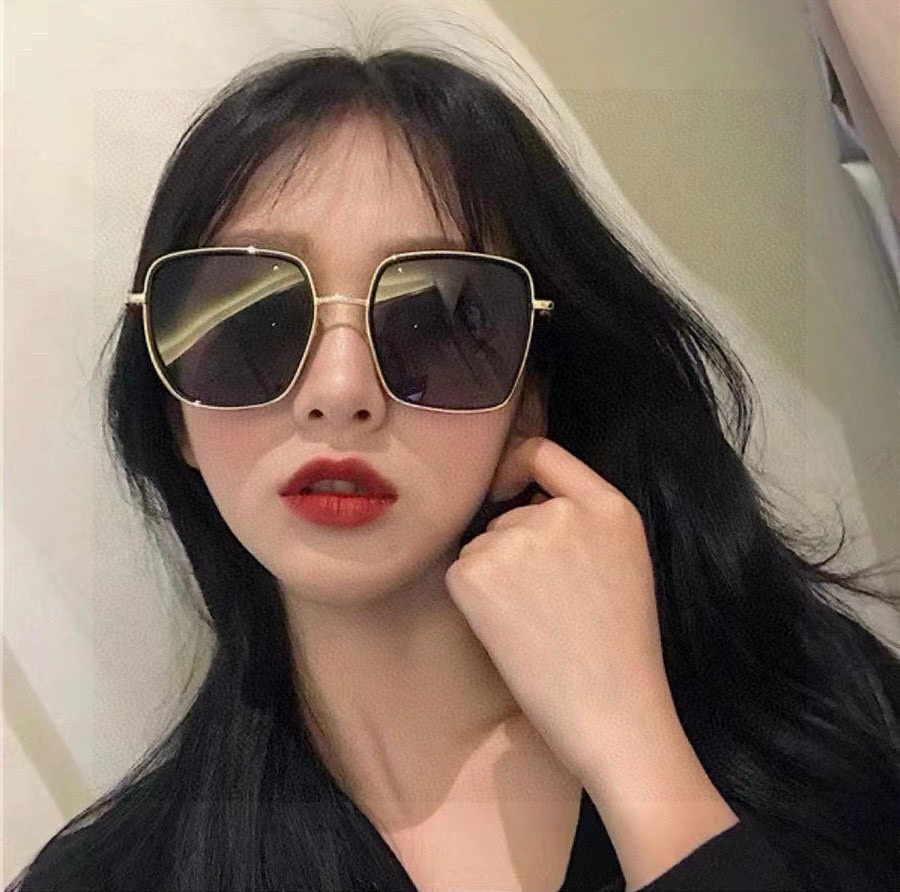   GUCCI 2023开春新款太阳镜 各路网红纷纷带起气场满分‼️ 俏皮甜美.上脸效果更佳.金属质感超