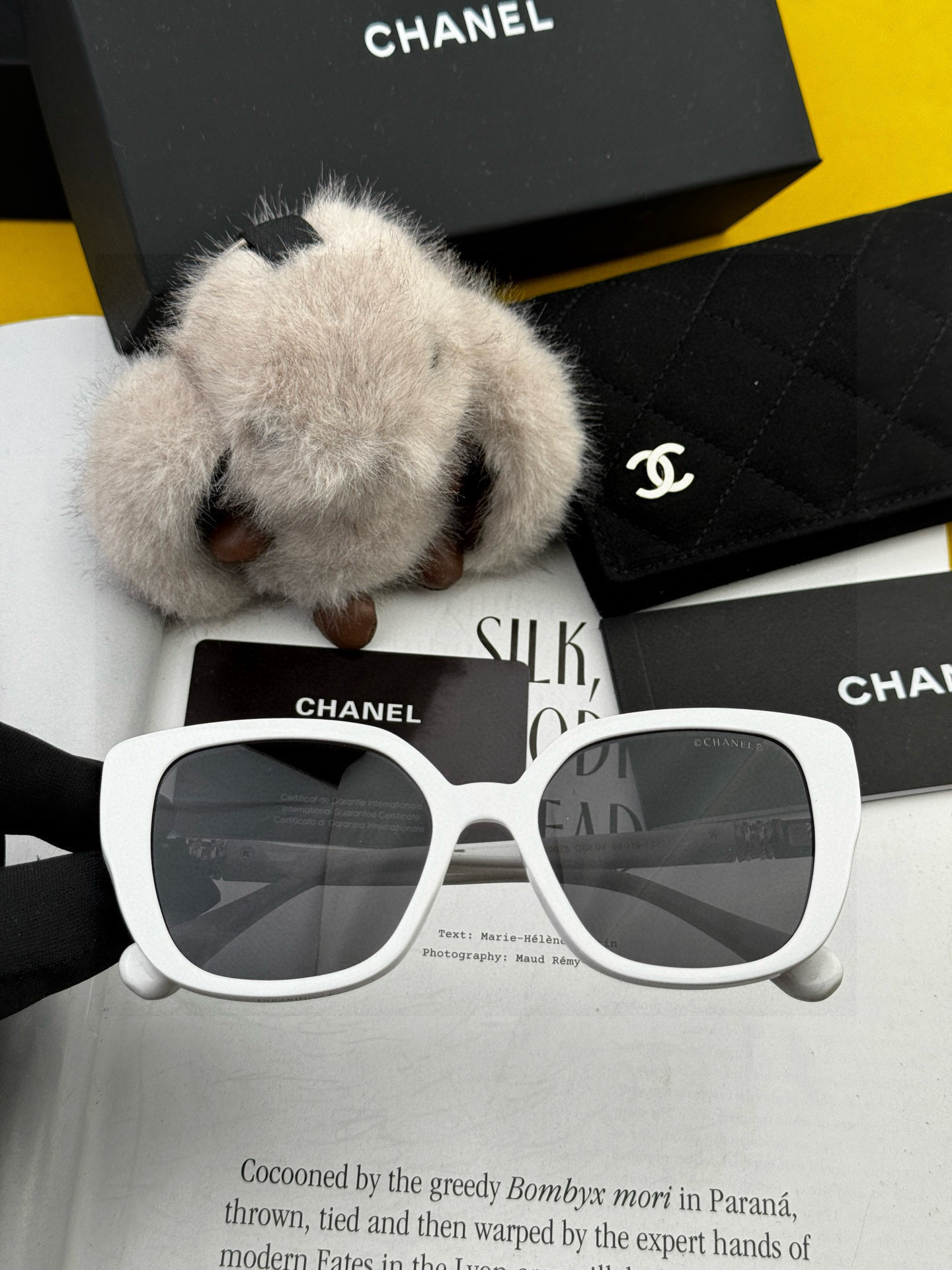   【CHANEL】香奈儿 2025新款潮流爆款 时尚方框太阳镜 佩戴舒适 网红潮款墨镜  女士高清加厚