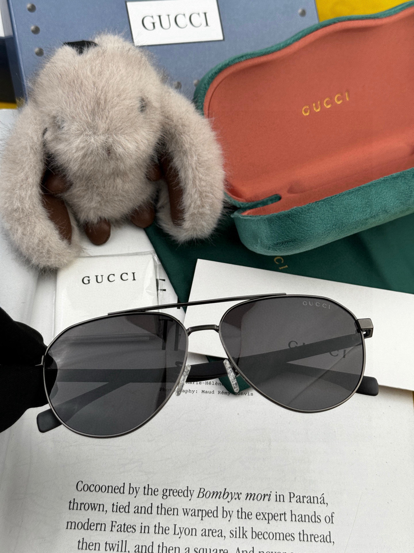   Gucci 。  高品质男女款墨镜   👍 进口宝丽来偏光镜片  。蛤蟆镜 开车钓鱼都可 。百搭显瘦